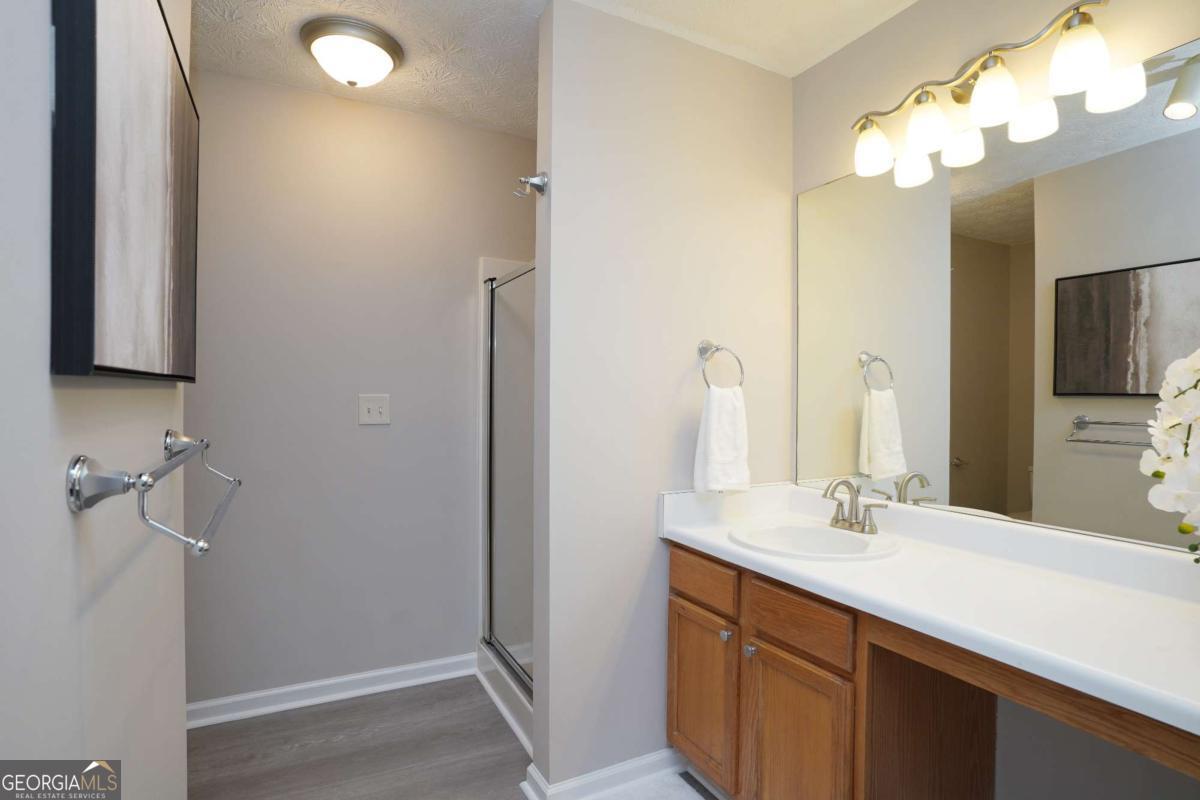 182 Oak Green Drive Property Photo 17