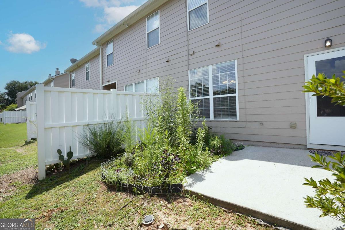 182 Oak Green Drive Property Photo 26
