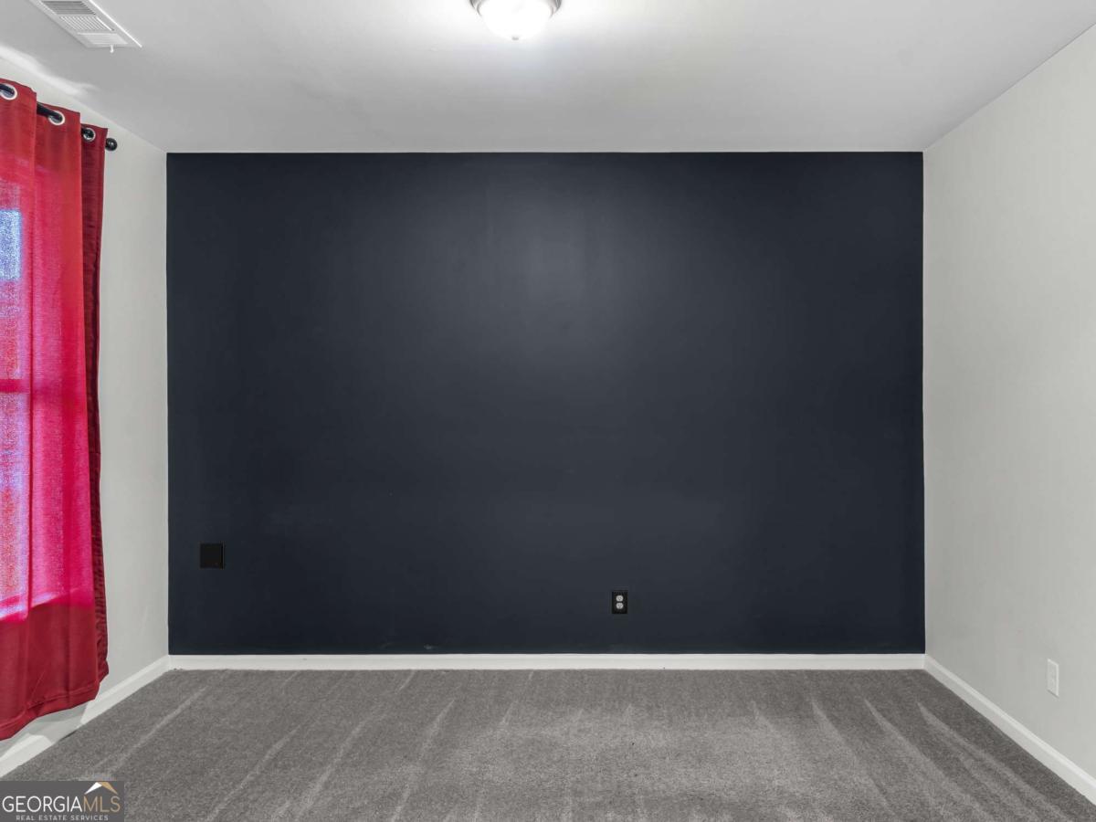 2054 Maplewood Way Property Photo 4