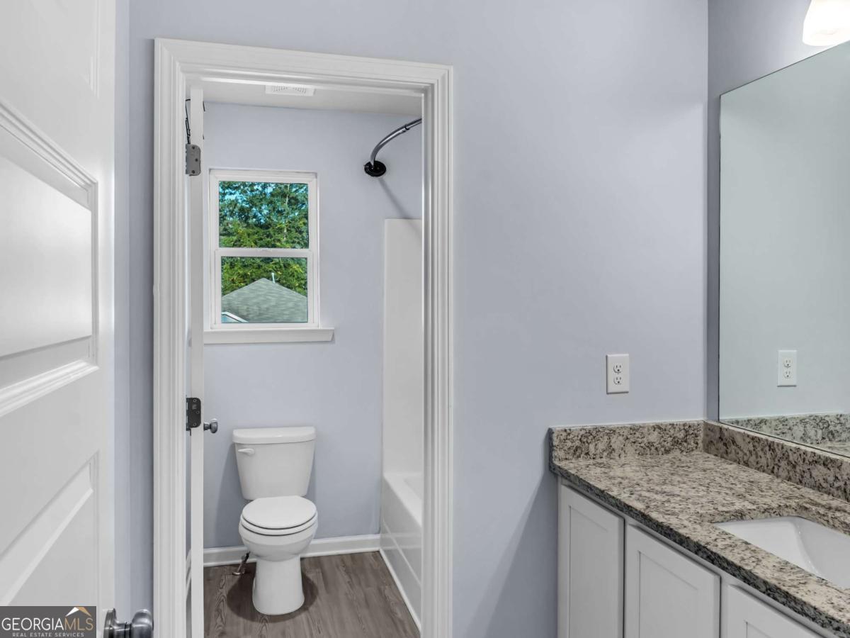 2054 Maplewood Way Property Photo 15