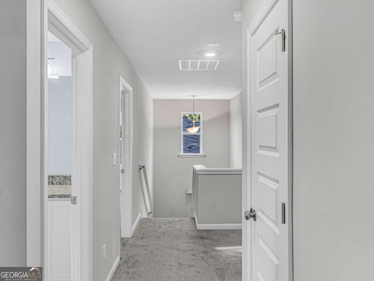 2054 Maplewood Way Property Photo 21
