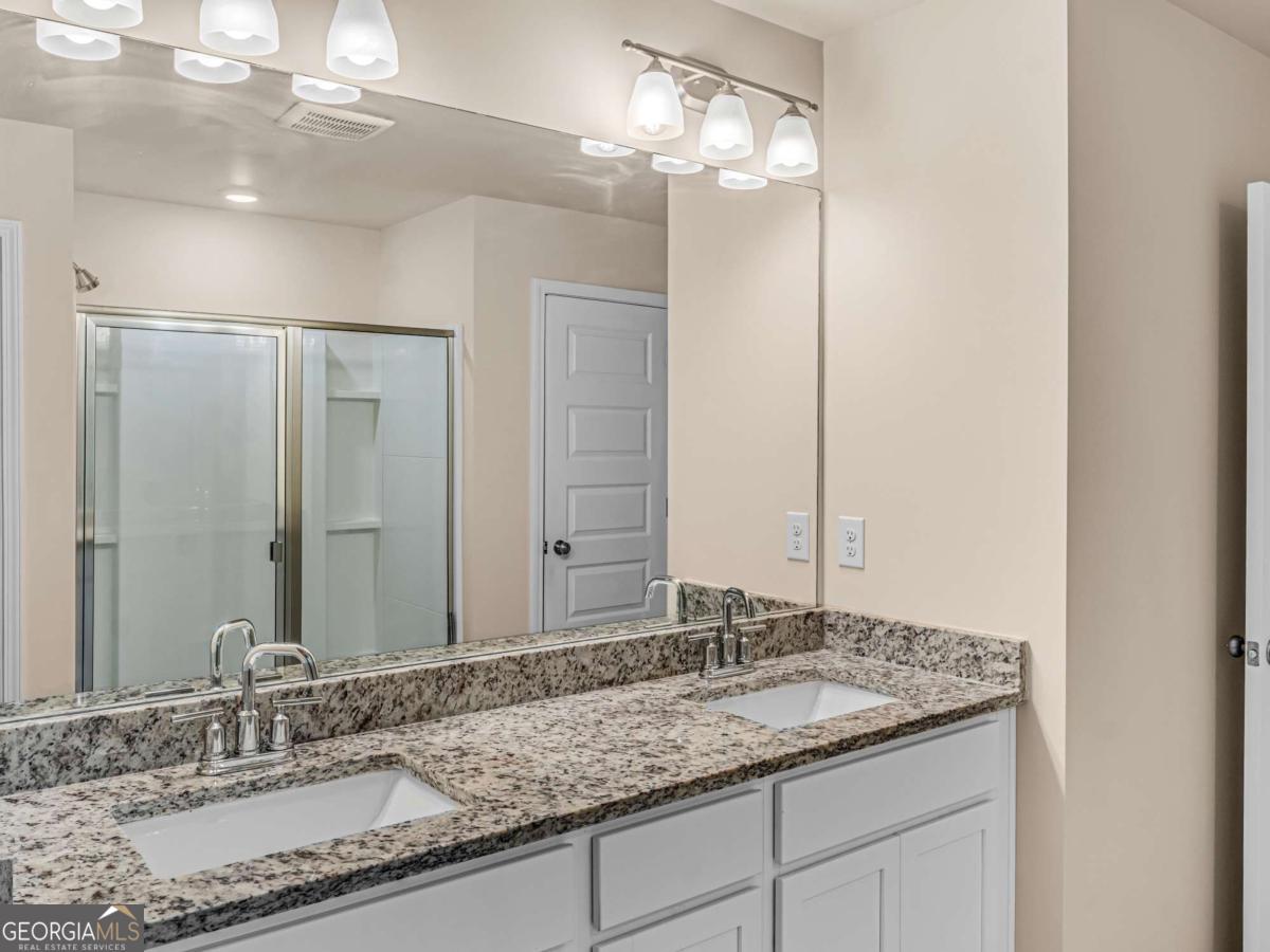 2054 Maplewood Way Property Photo 28