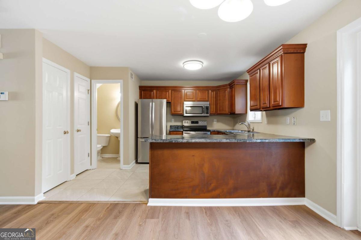 908 Summer Place Property Photo 11