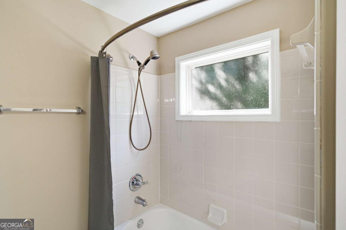 908 Summer Place Property Photo 28