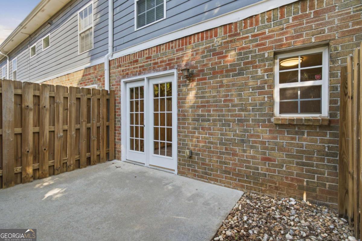 908 Summer Place Property Photo 32