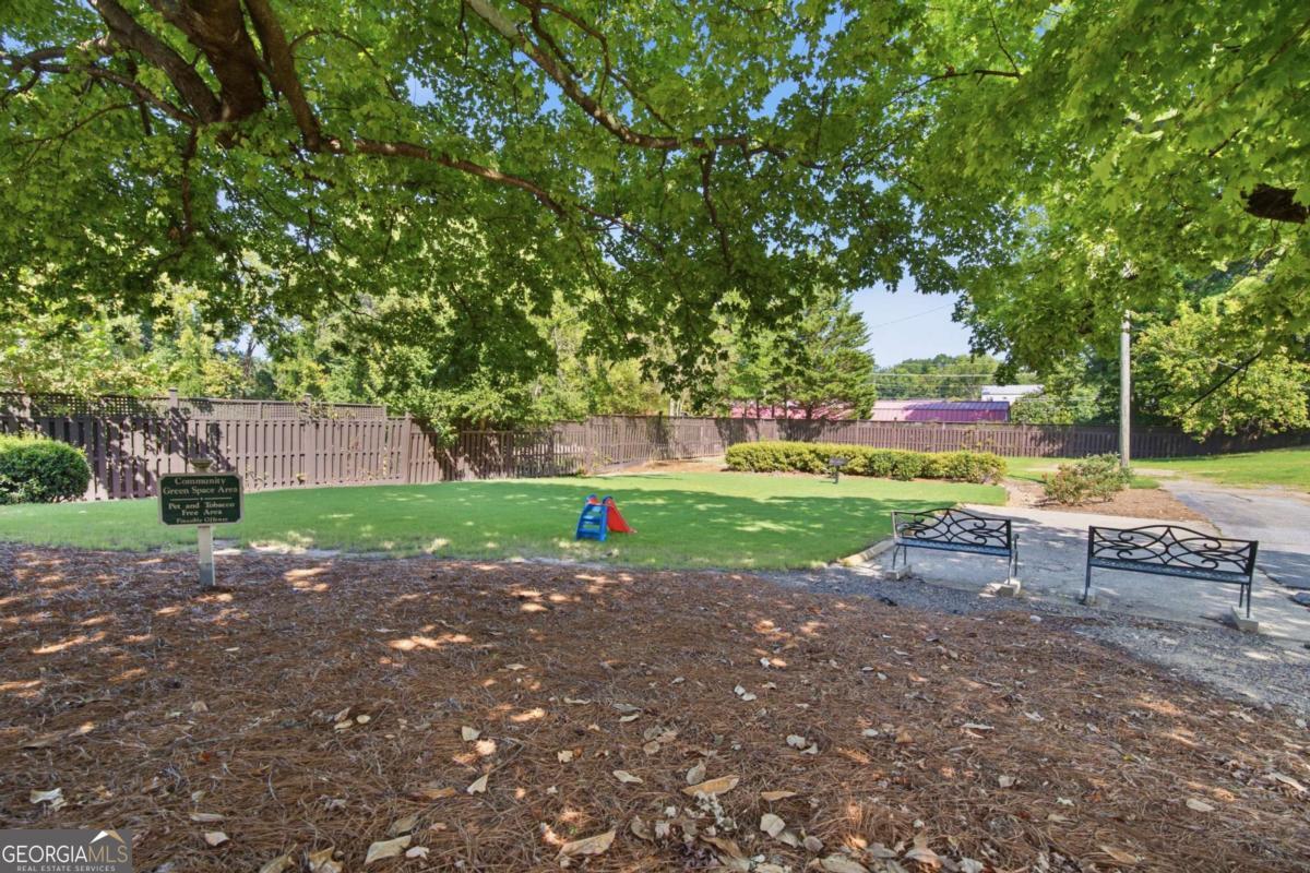 908 Summer Place Property Photo 39