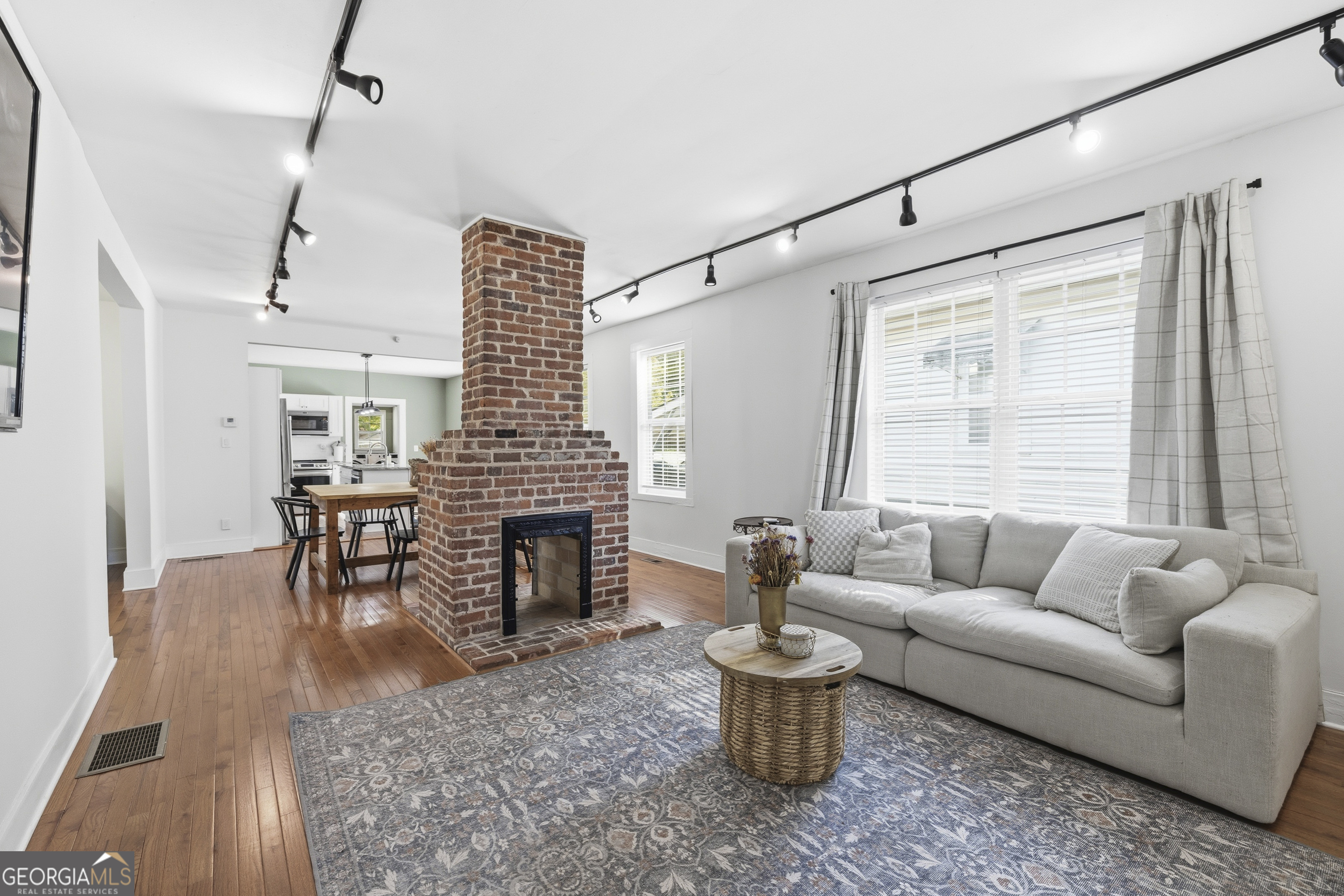 49 Poplar Street Property Photo 10