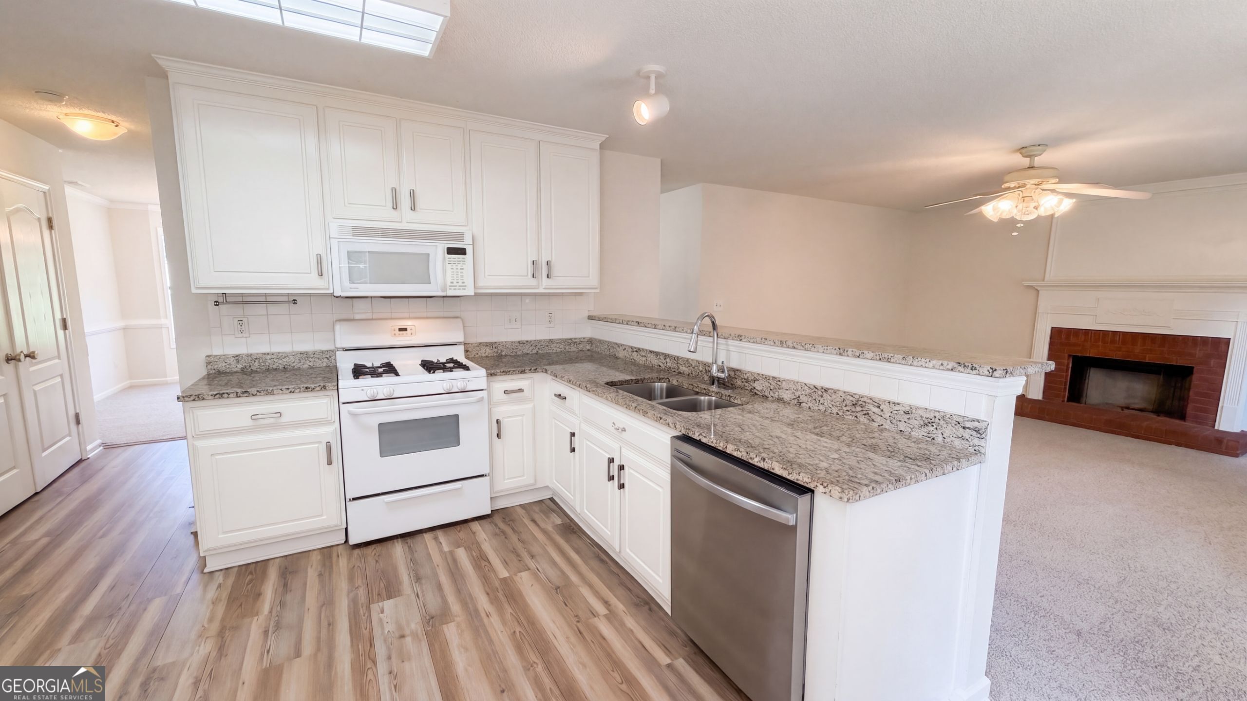 310 Hunters Chase Property Photo 2