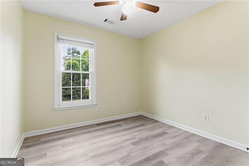 155 Thatching Lane Property Photo 13