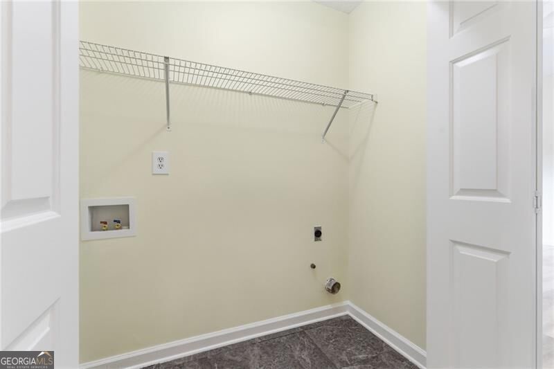 155 Thatching Lane Property Photo 17
