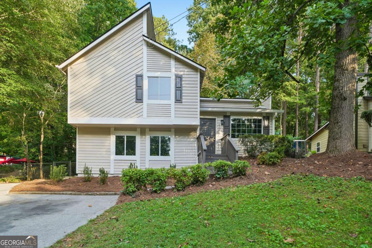 674 Inland Way Nw Property Photo 1