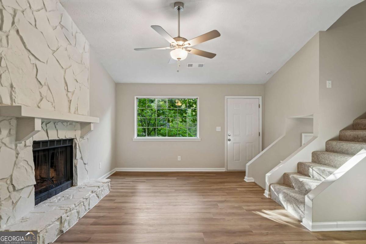 674 Inland Way Nw Property Photo 5