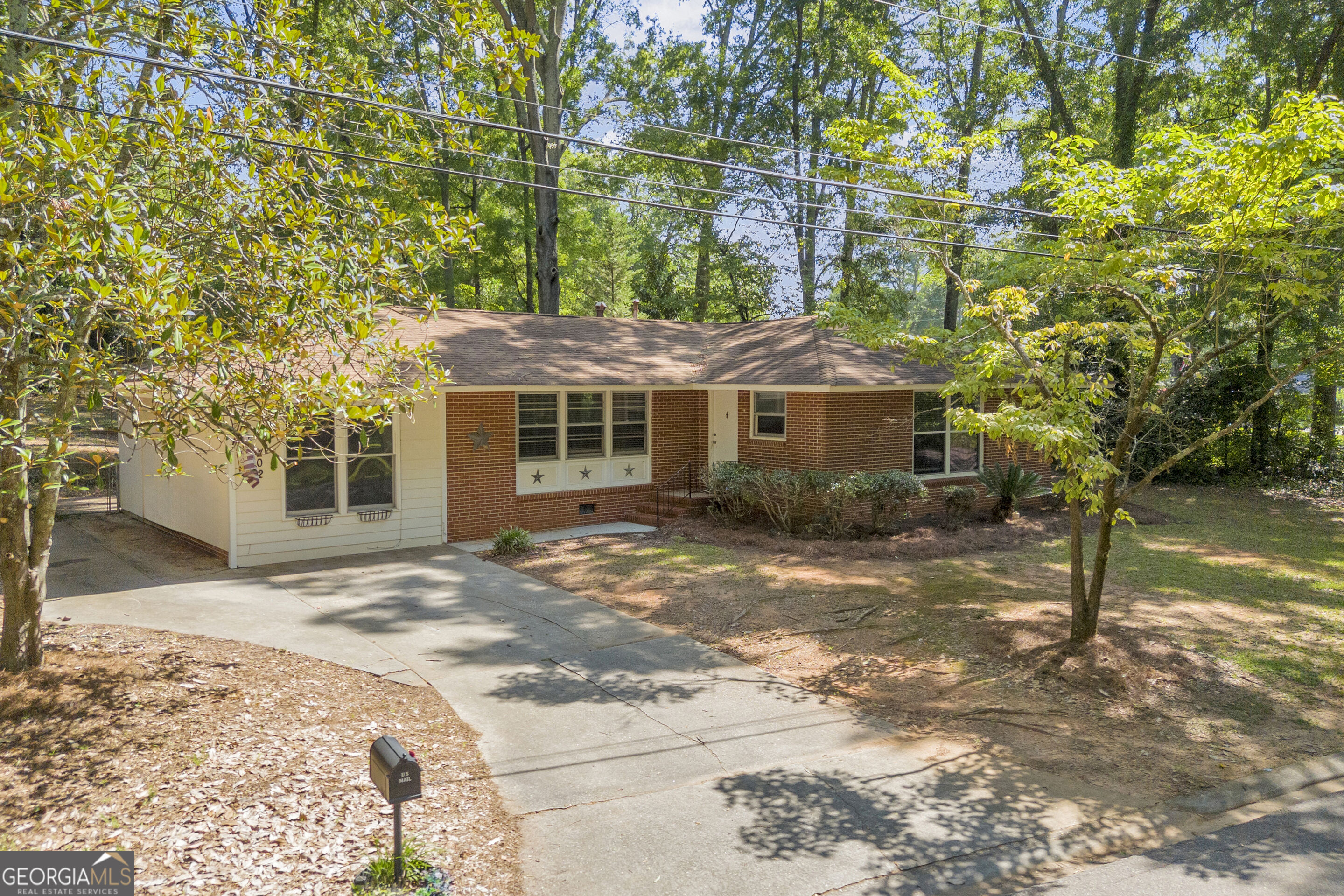 402 Woodland Road Property Photo 1