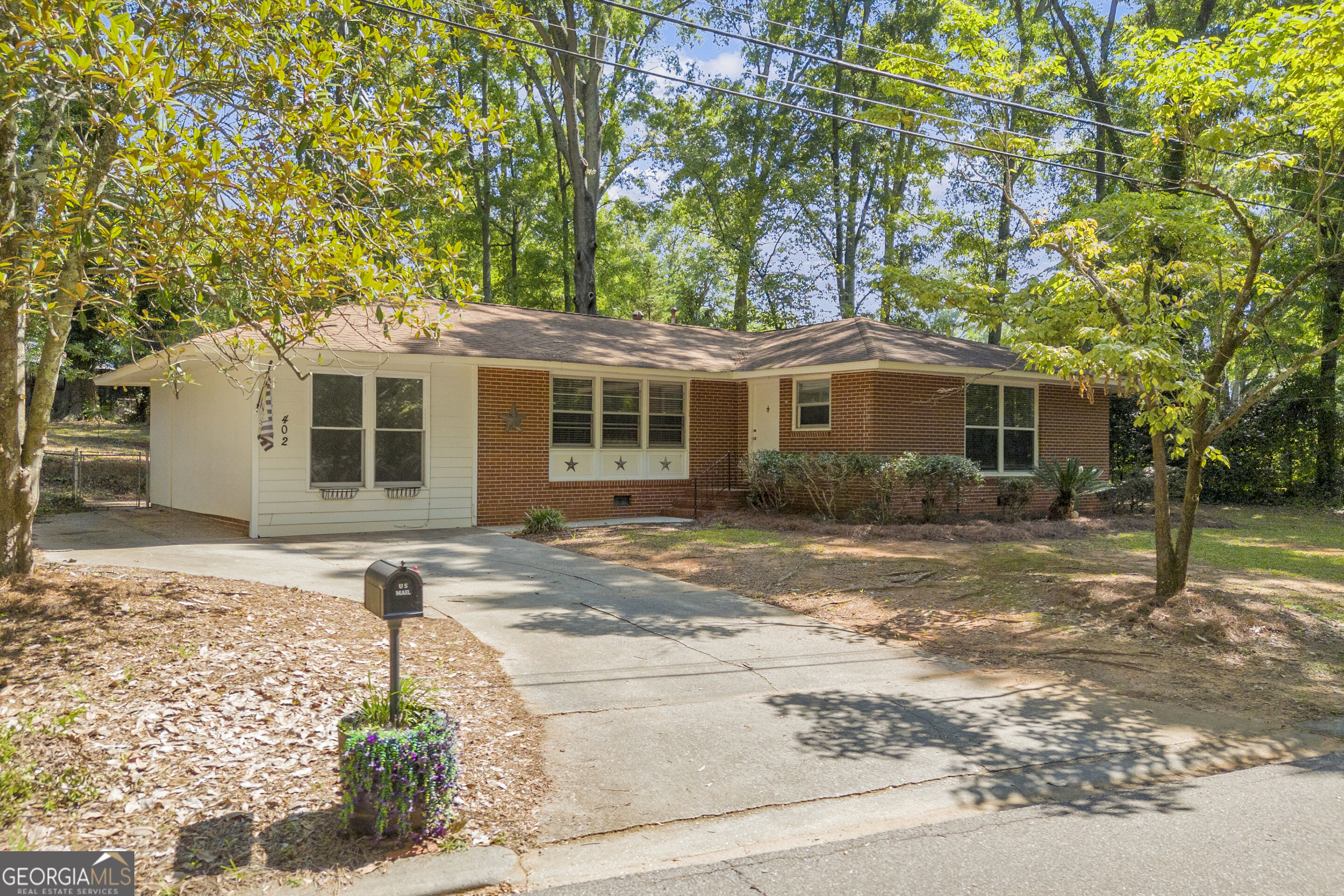 402 Woodland Road Property Photo 3