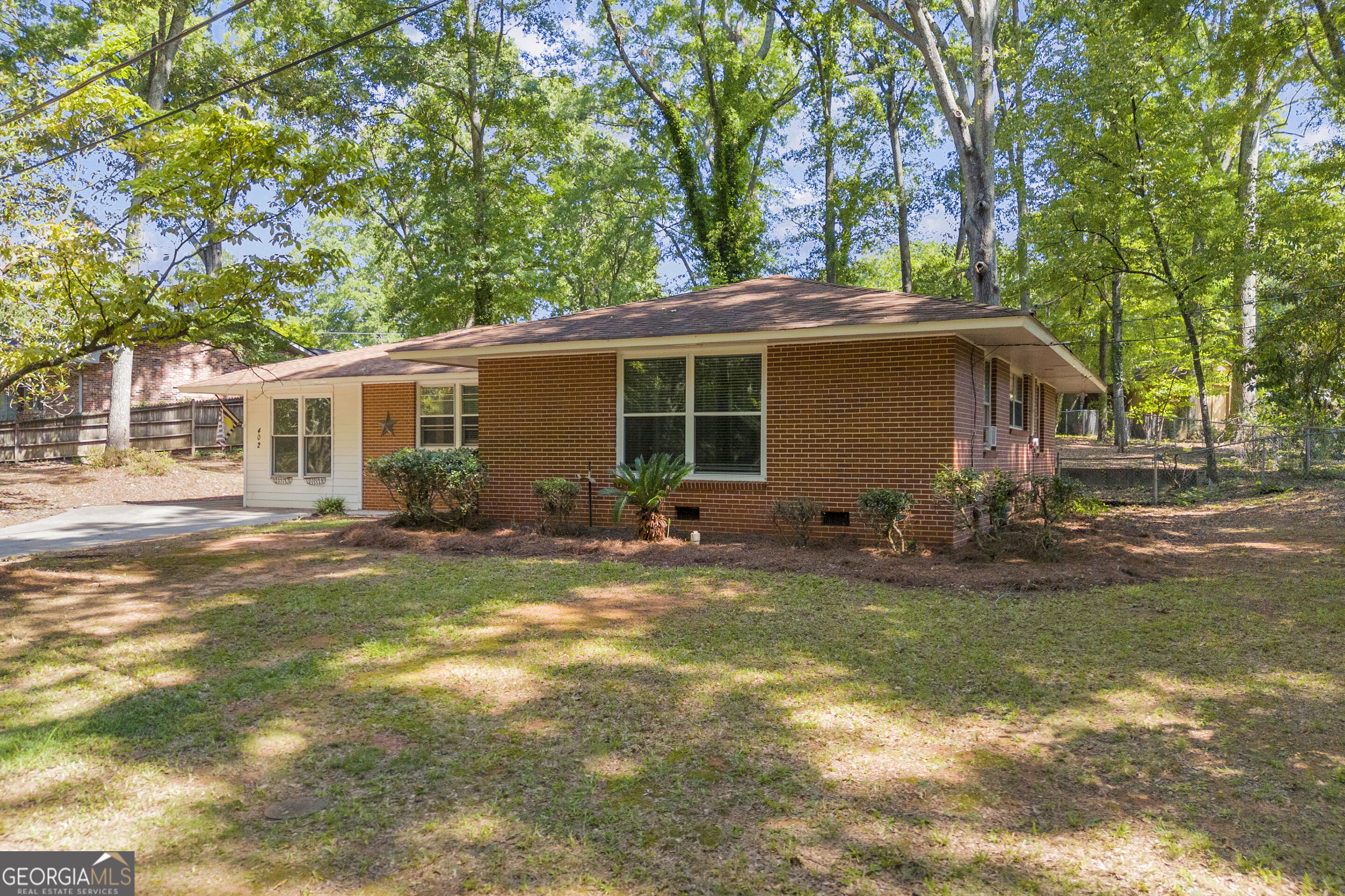 402 Woodland Road Property Photo 4