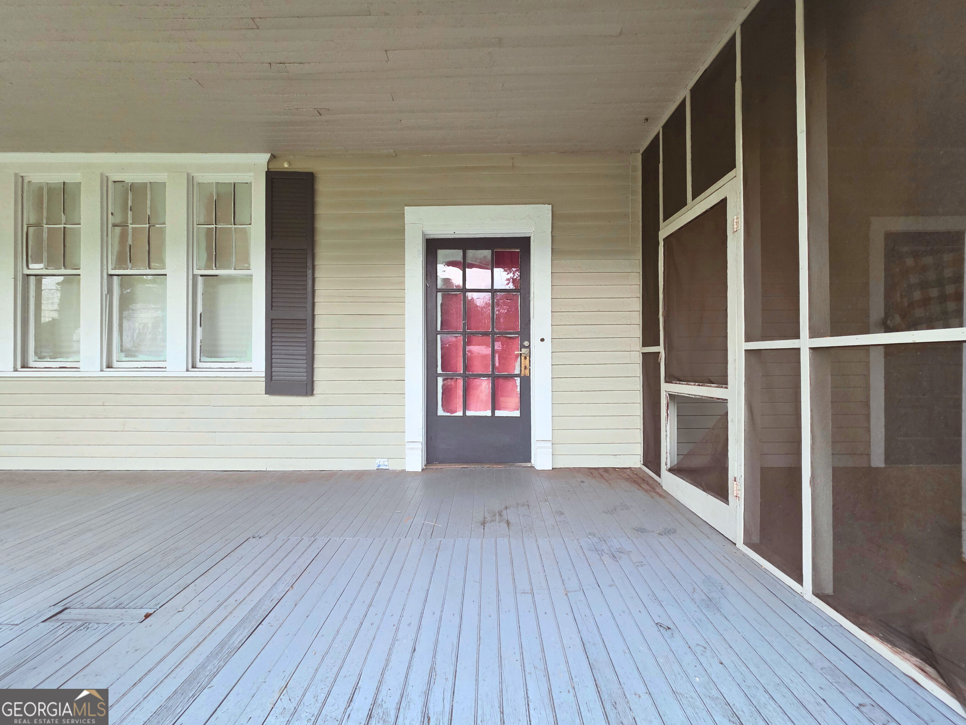 768 E Lee Street Property Photo 3