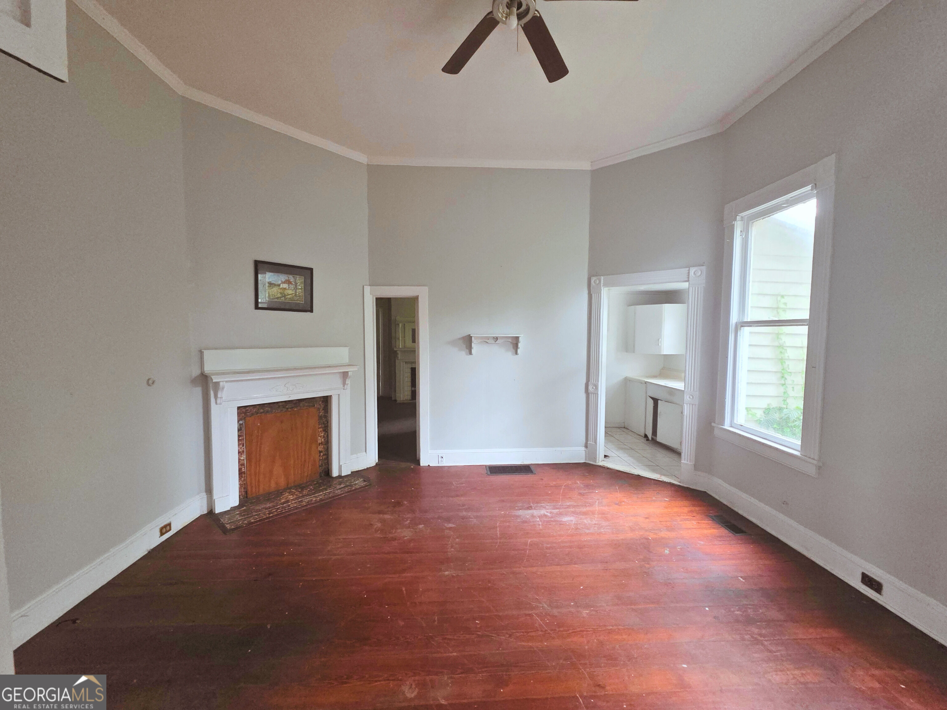 768 E Lee Street Property Photo 4