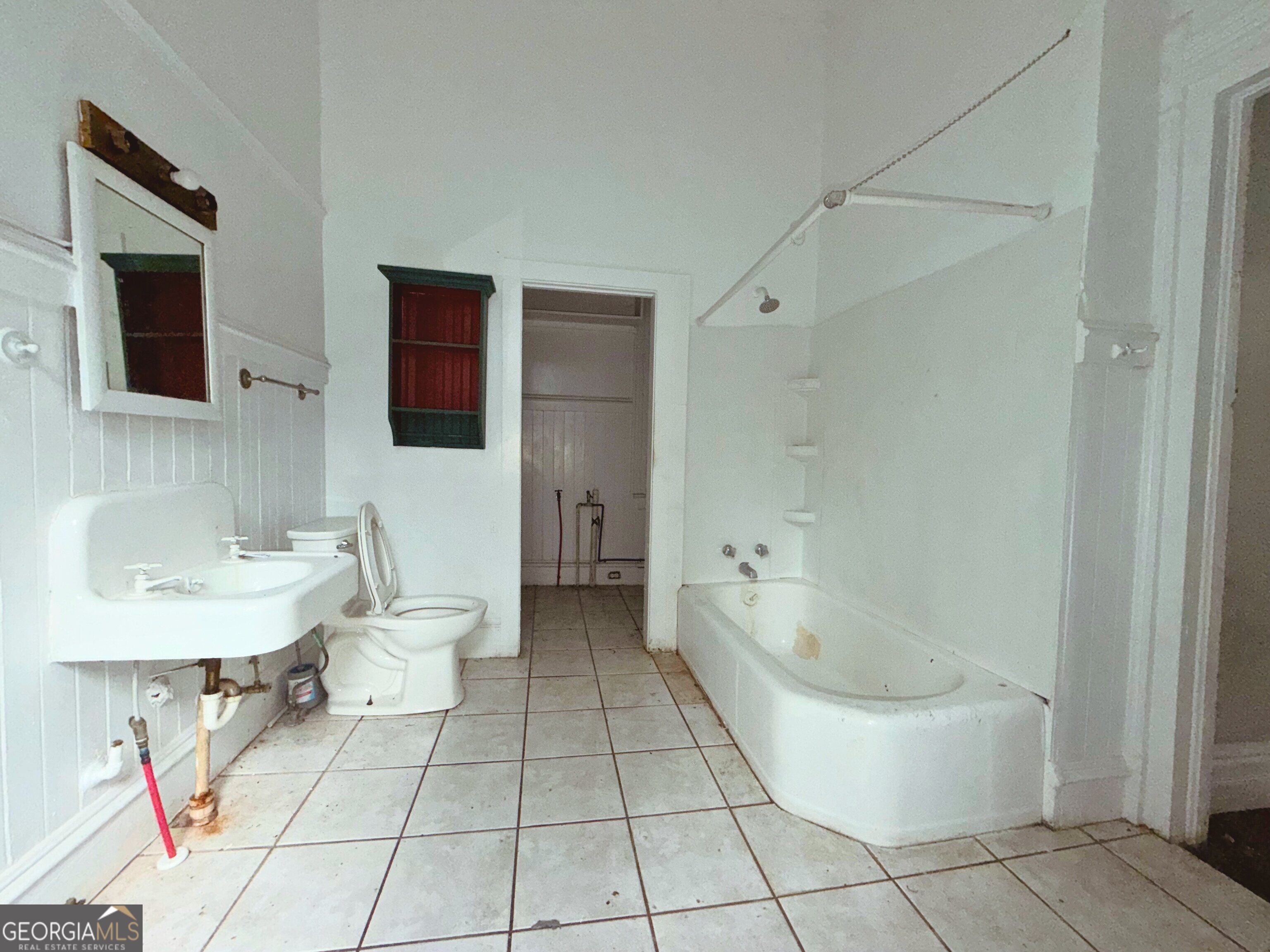768 E Lee Street Property Photo 8
