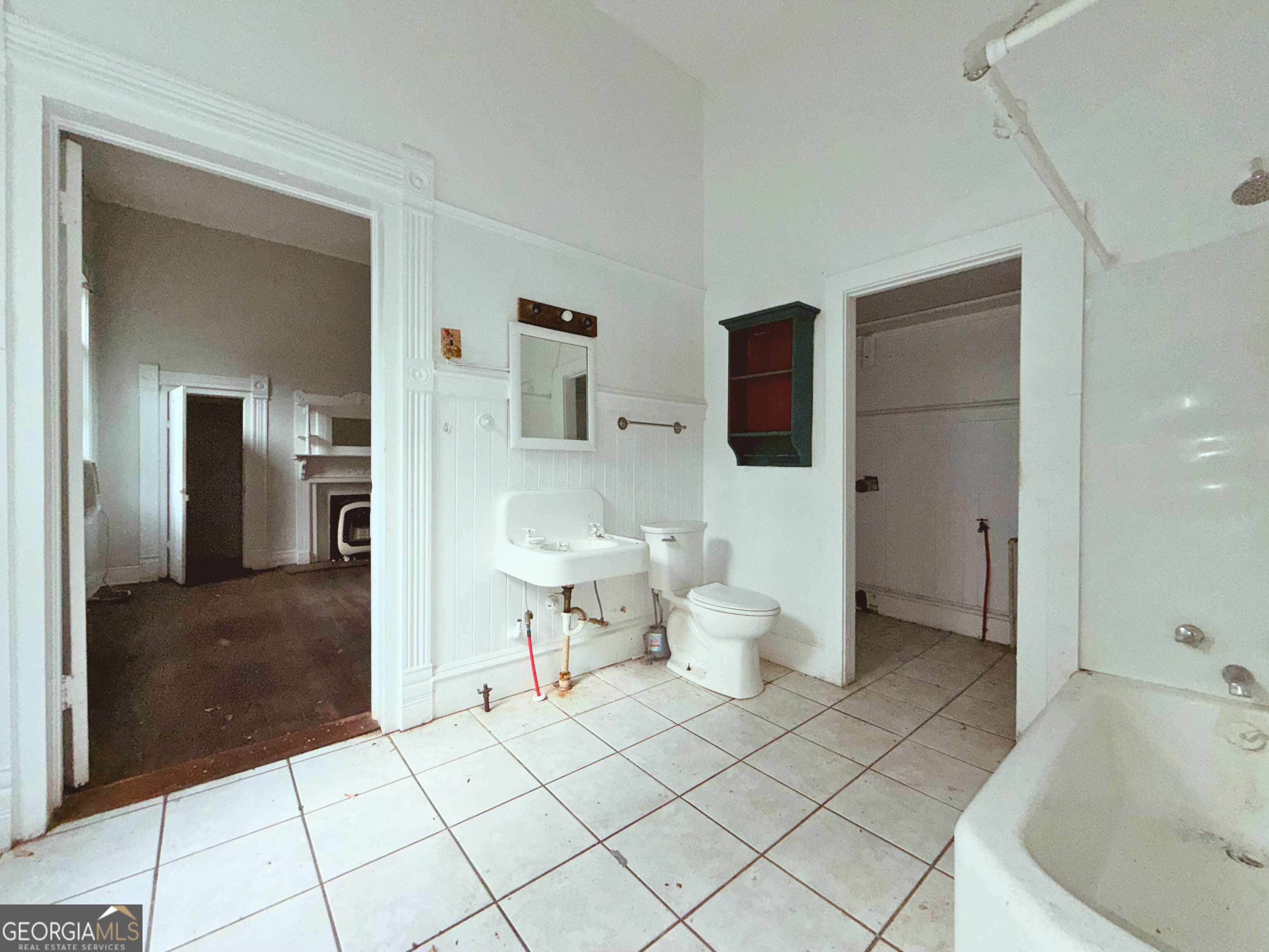 768 E Lee Street Property Photo 9