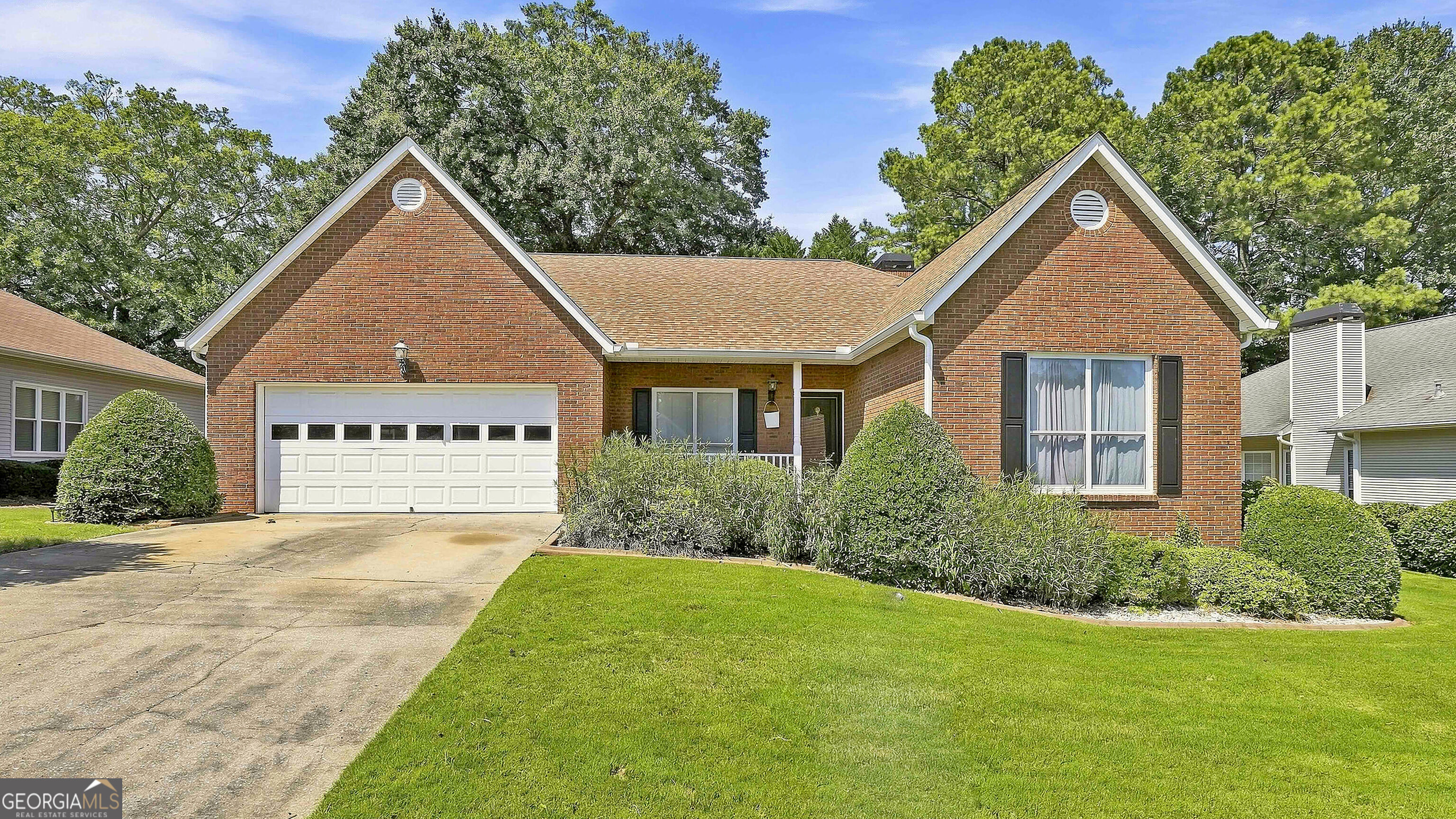 250 Brittany Chase Property Photo 1
