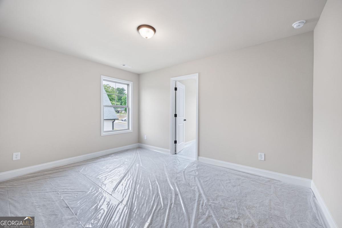 107 Winston Way Property Photo 13