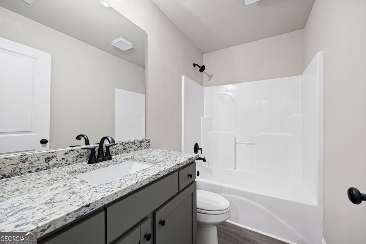 107 Winston Way Property Photo 14