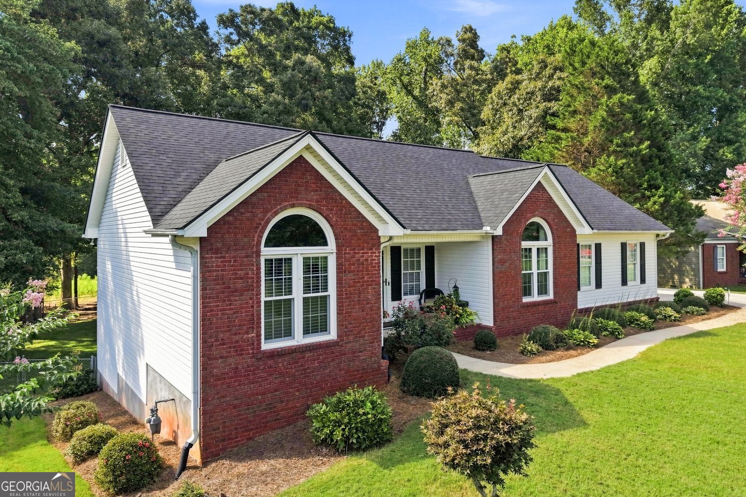 4575 Summerset Drive Property Photo 3