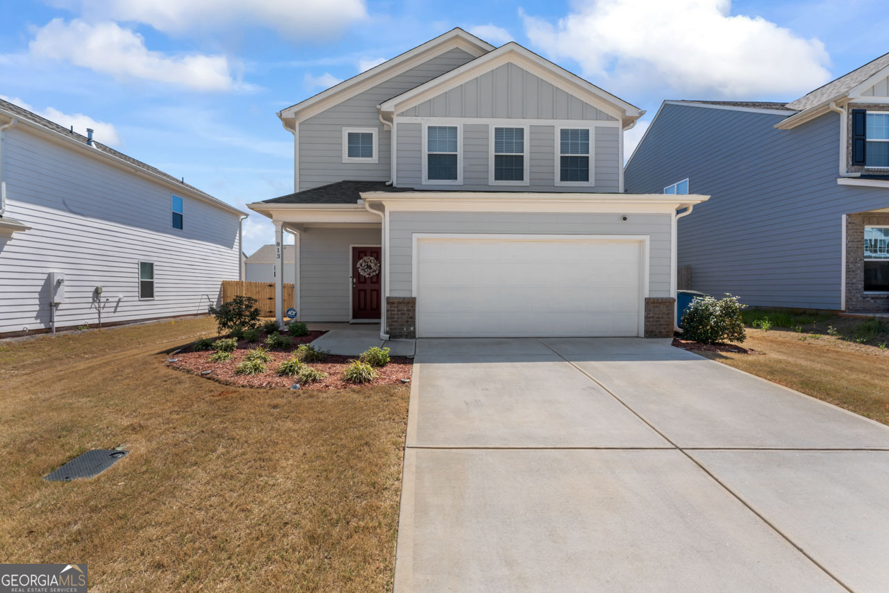 813 Royal Red Court Property Photo 1