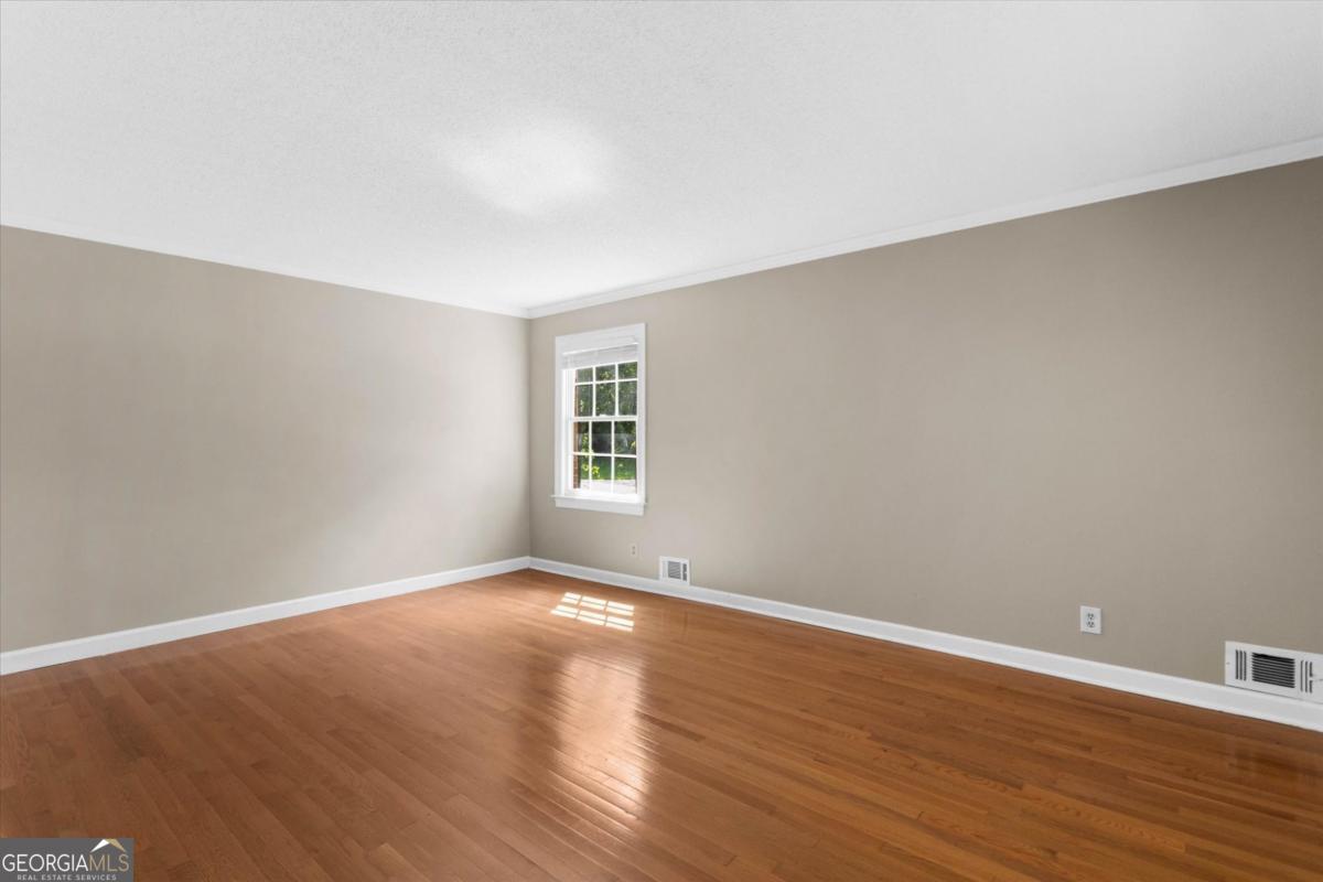 3722 Southgate Drive Sw Property Photo 8
