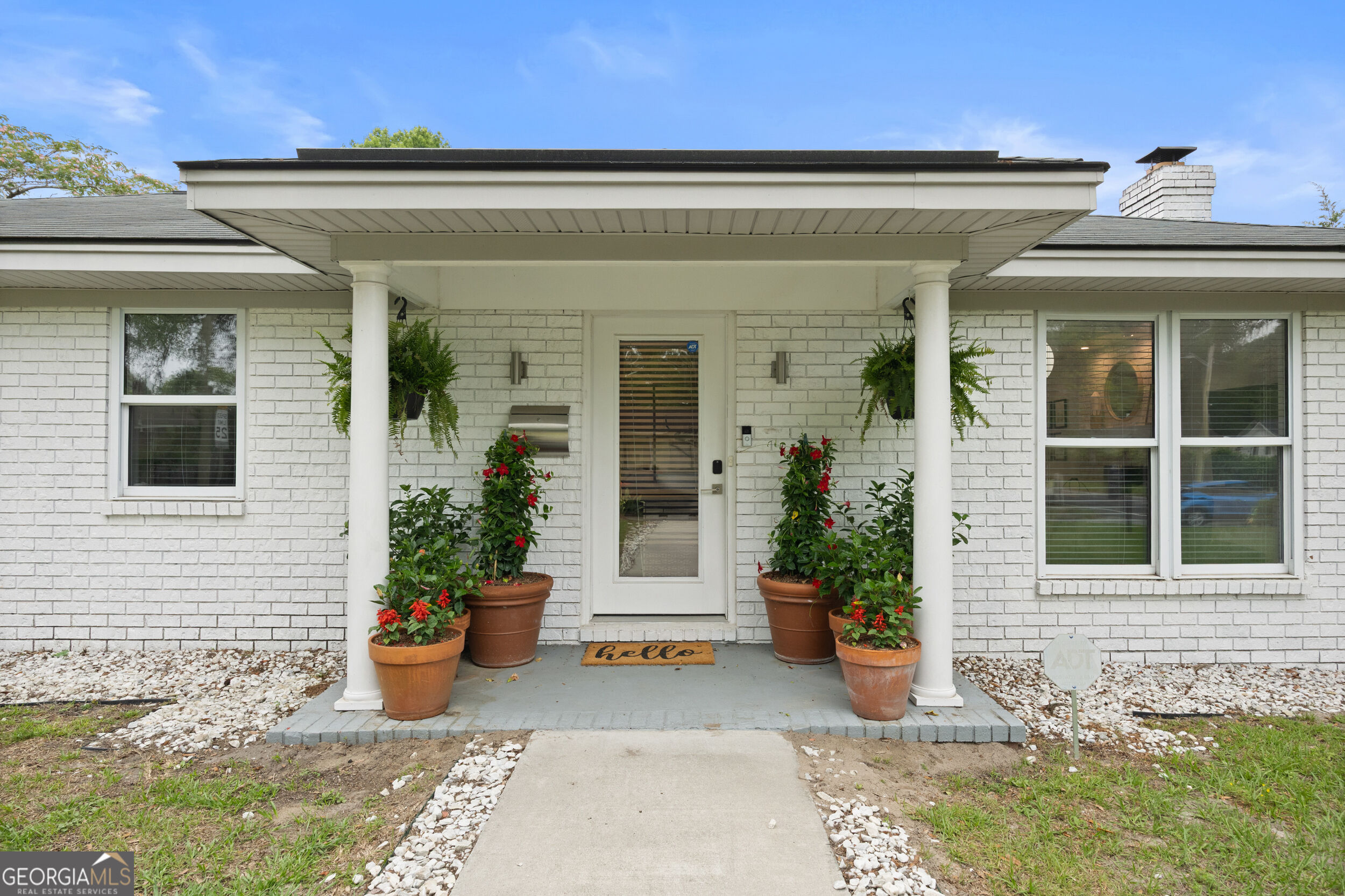 1520 E 49th Street Property Photo 1