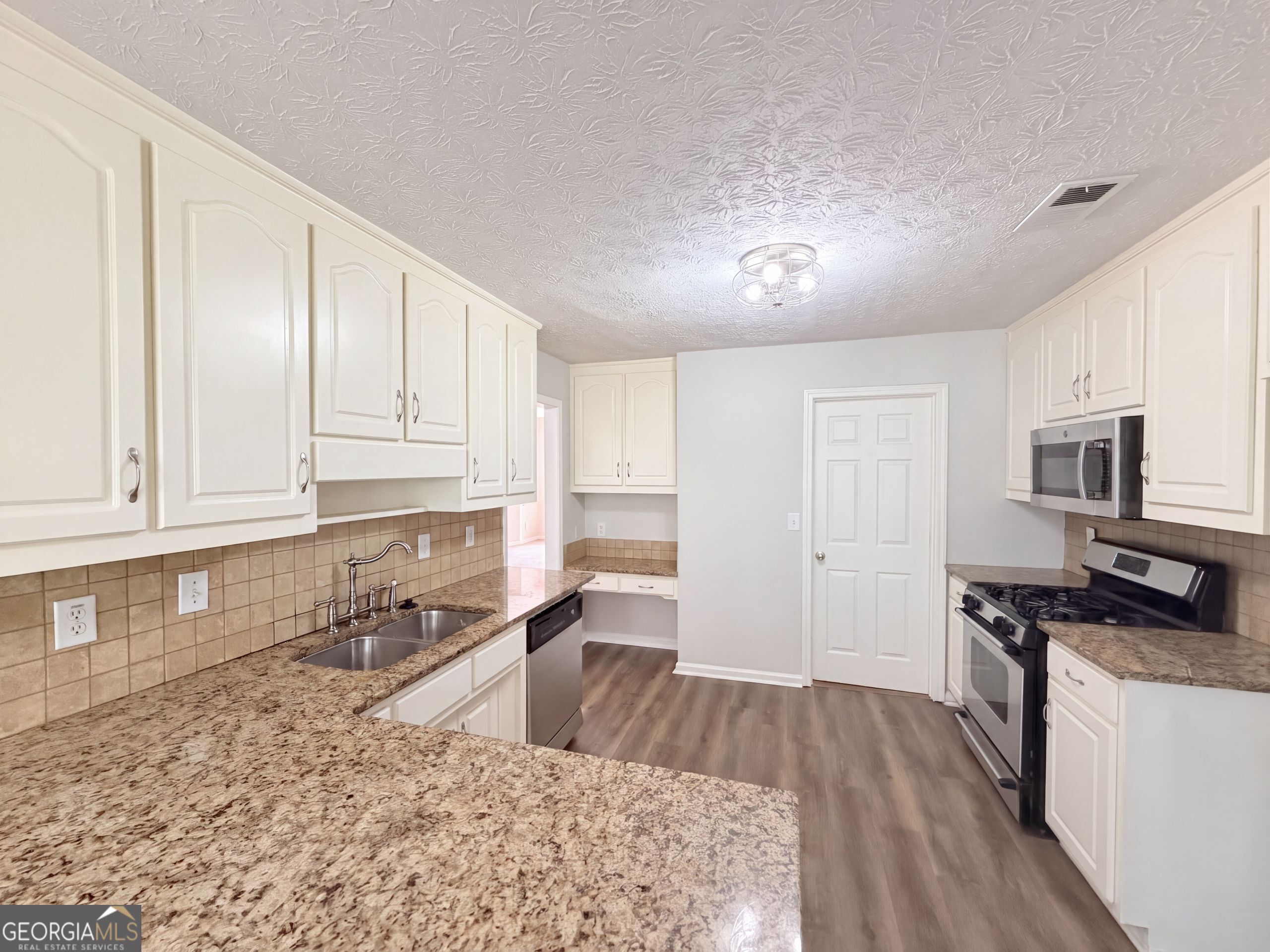 1396 Bramlett Forest Court Property Photo 8