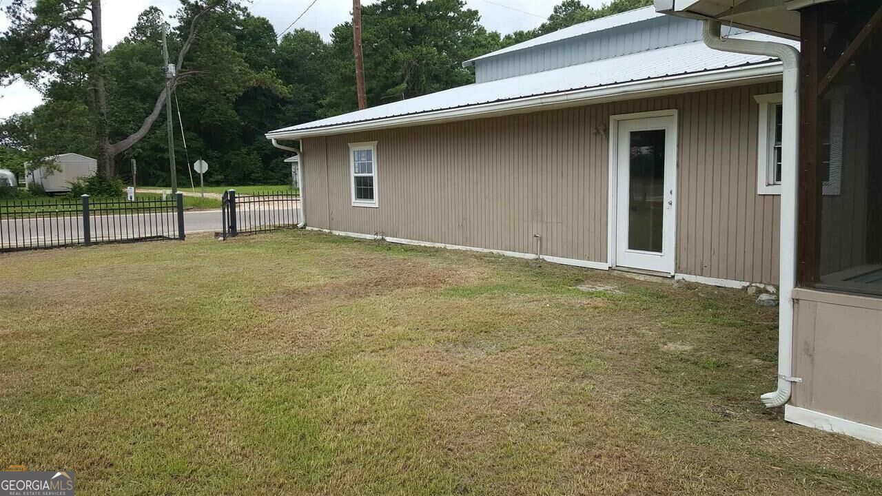 7580 Leefield Stilson Road Property Photo 3