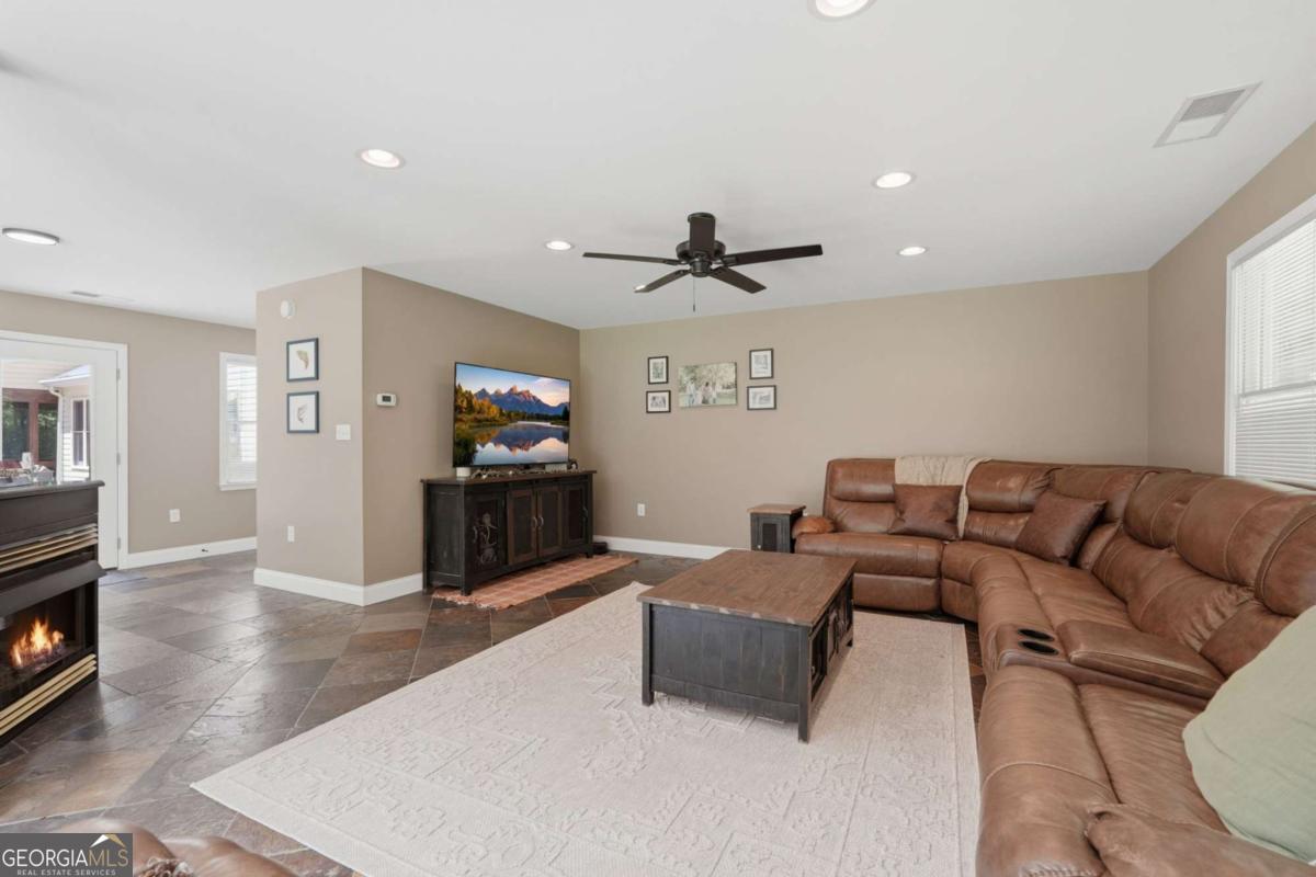 270 Ridgeway Road Property Photo 38