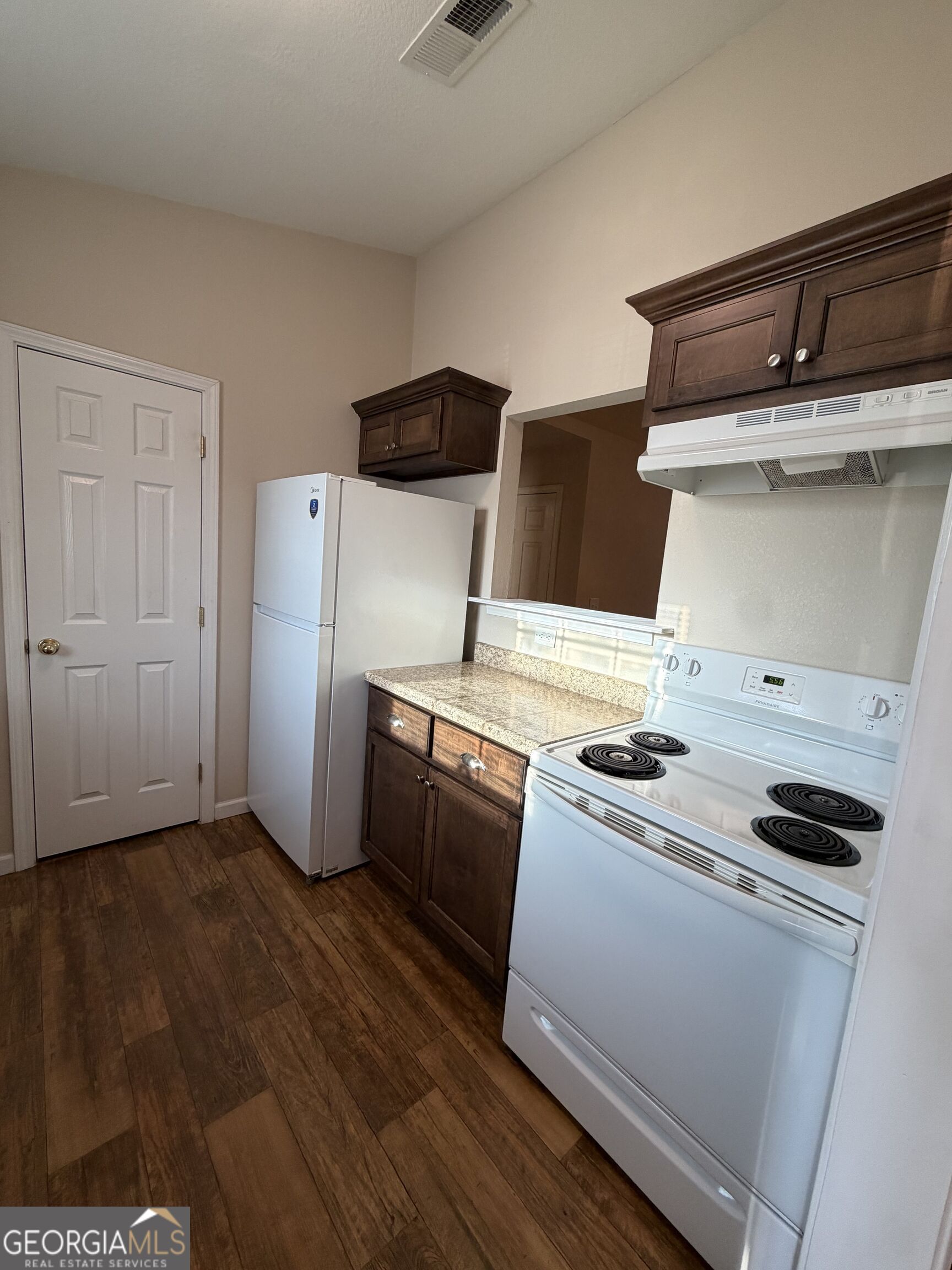 410 E Lawnwood Court Property Photo 4