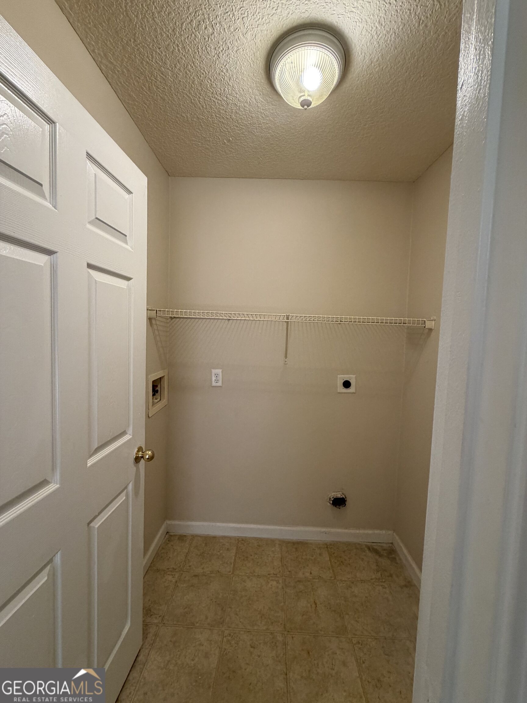 410 E Lawnwood Court Property Photo 17