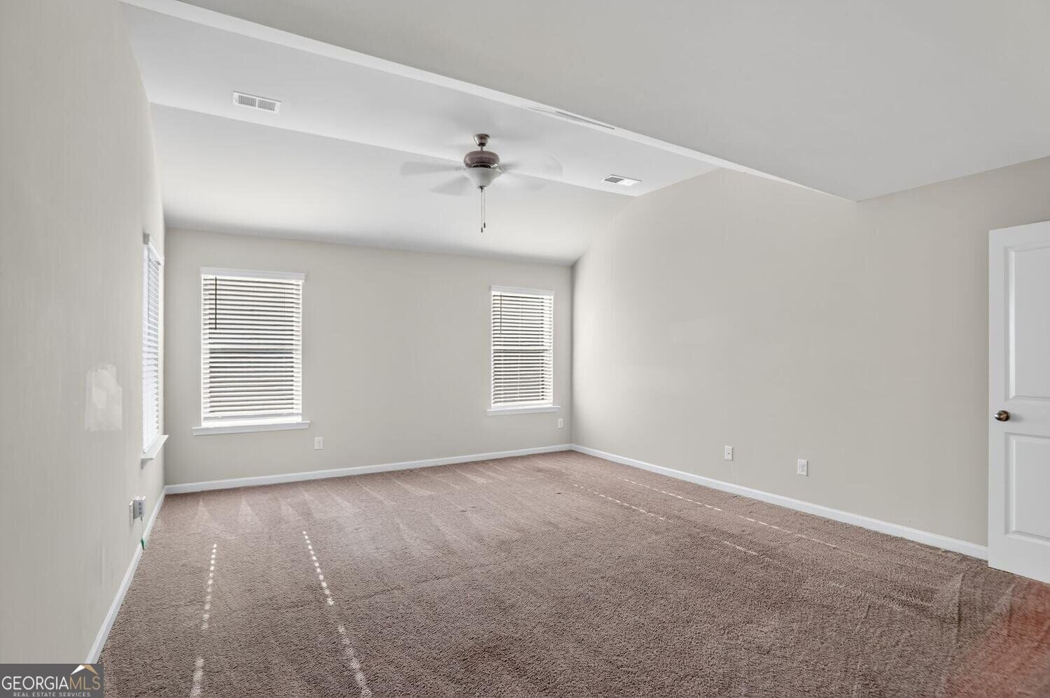 1553 Spring Hollow Way Property Photo 12
