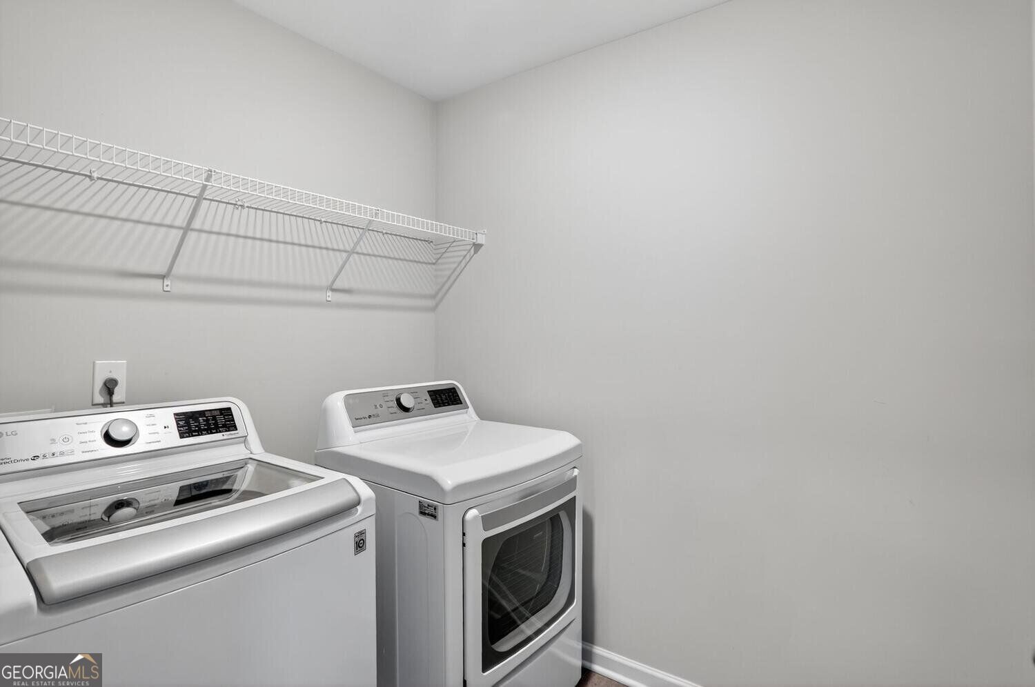 1553 Spring Hollow Way Property Photo 18