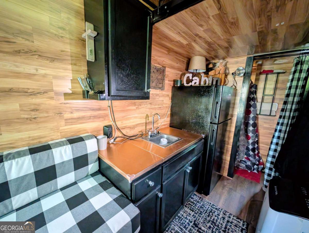 200 Crosscreek Trail Property Photo 2