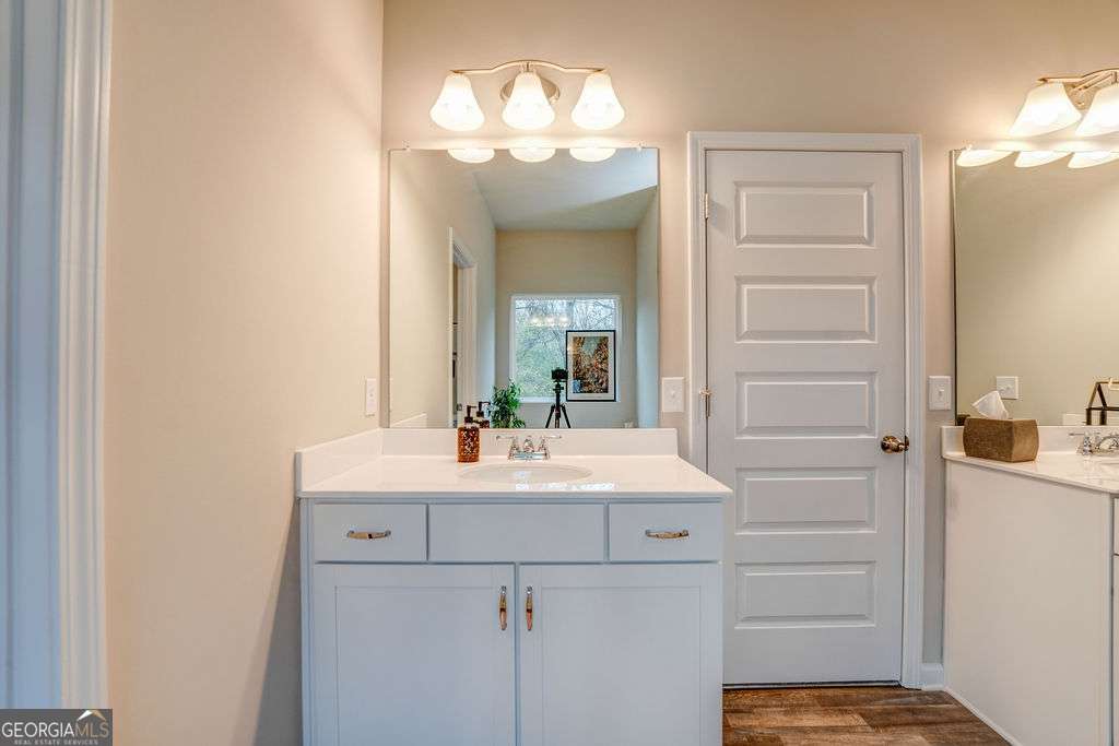 101 Waterside Trail Property Photo 42