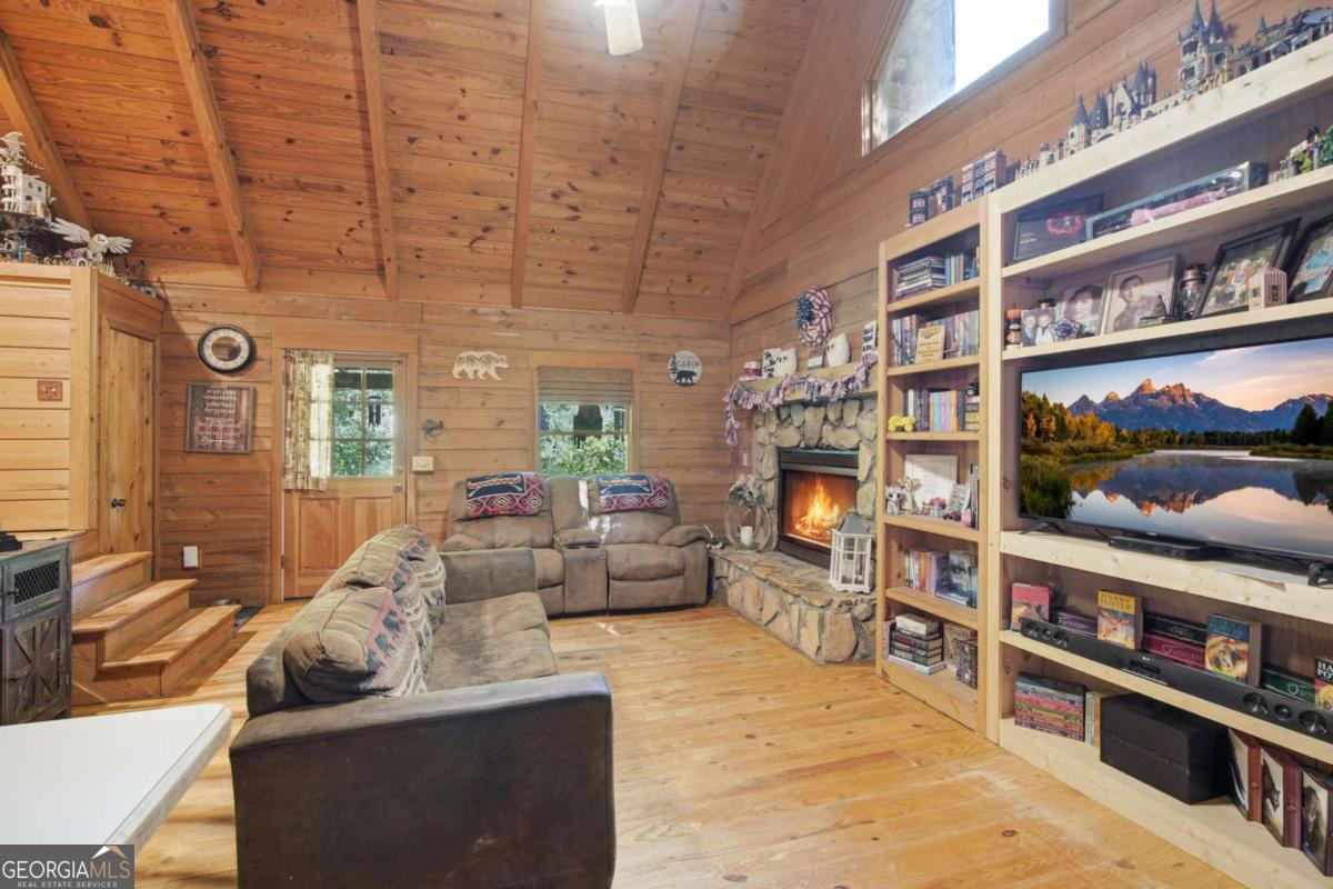 349 Whitewater Trail Property Photo 11