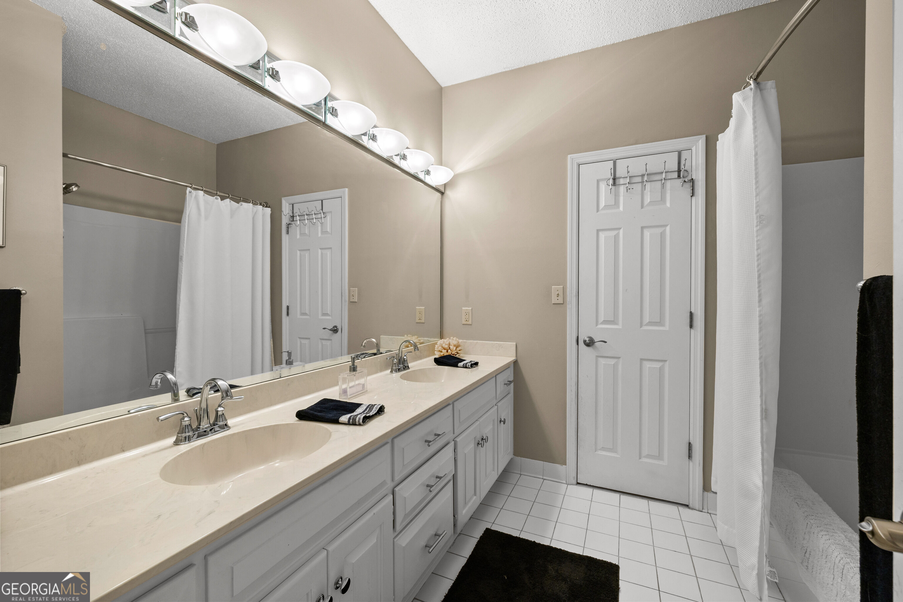 216 Ashford Circle Property Photo 48