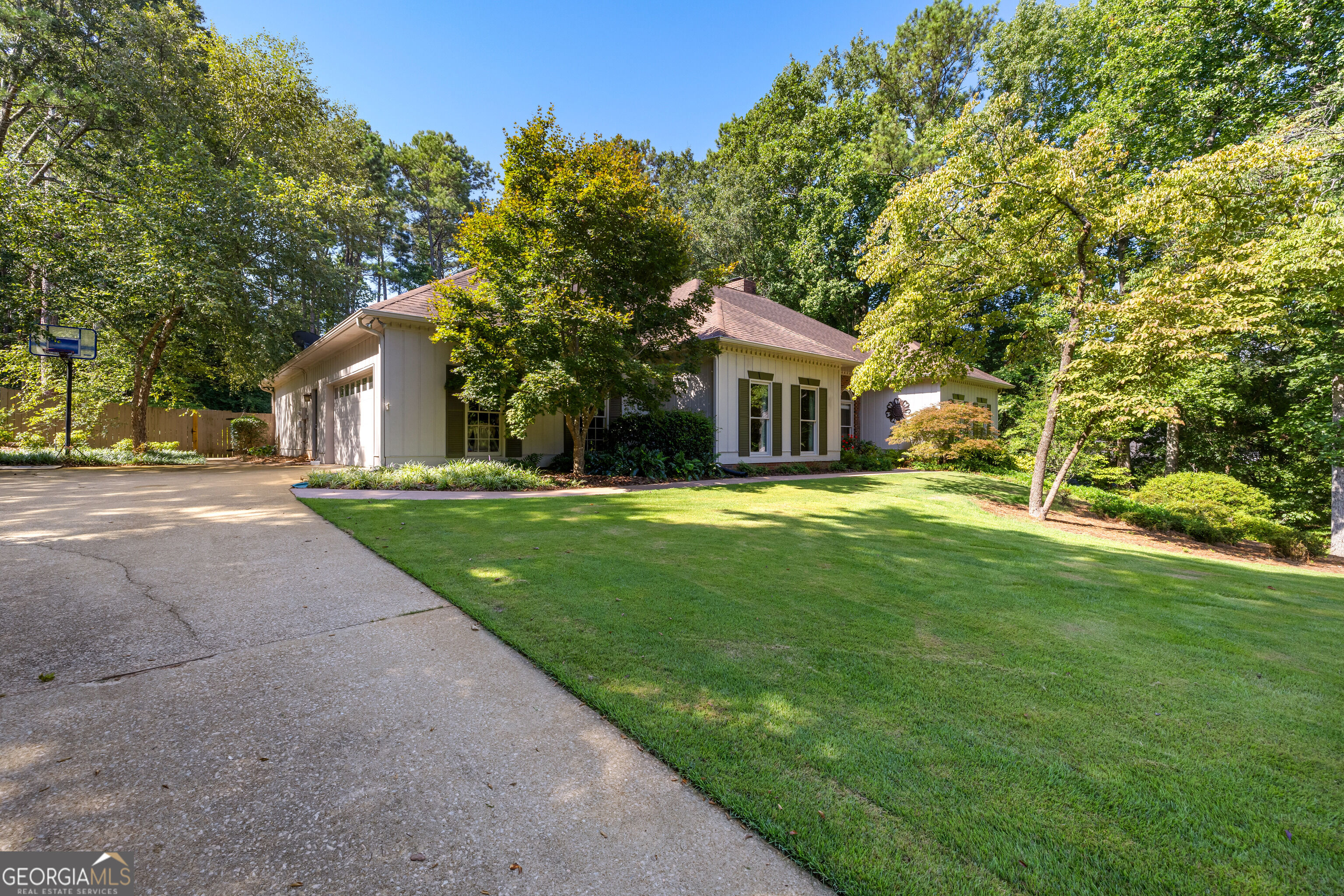 216 Ashford Circle Property Photo 63