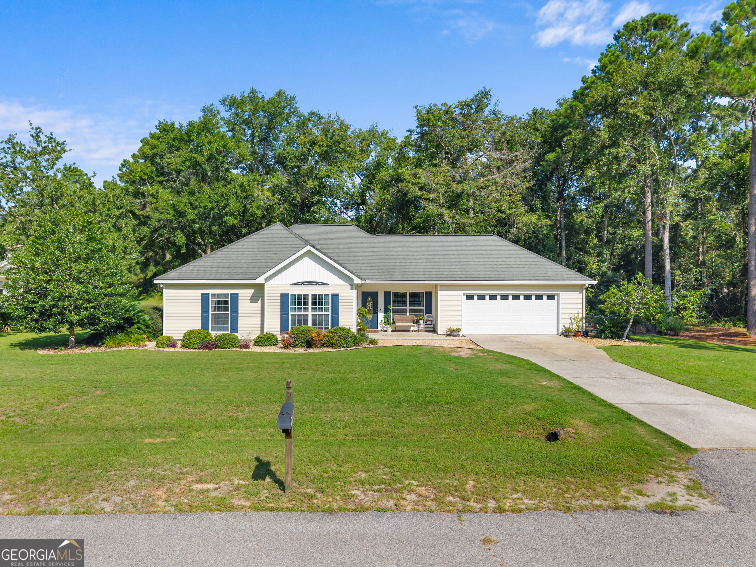815 Bay Tree Lane Property Photo 2