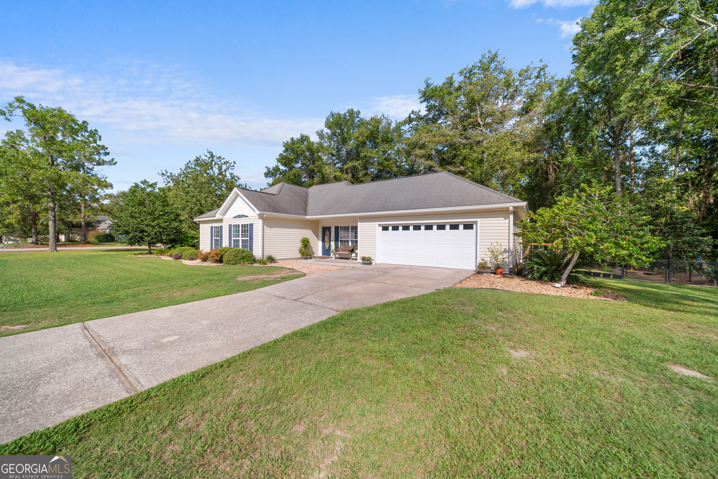 815 Bay Tree Lane Property Photo 4