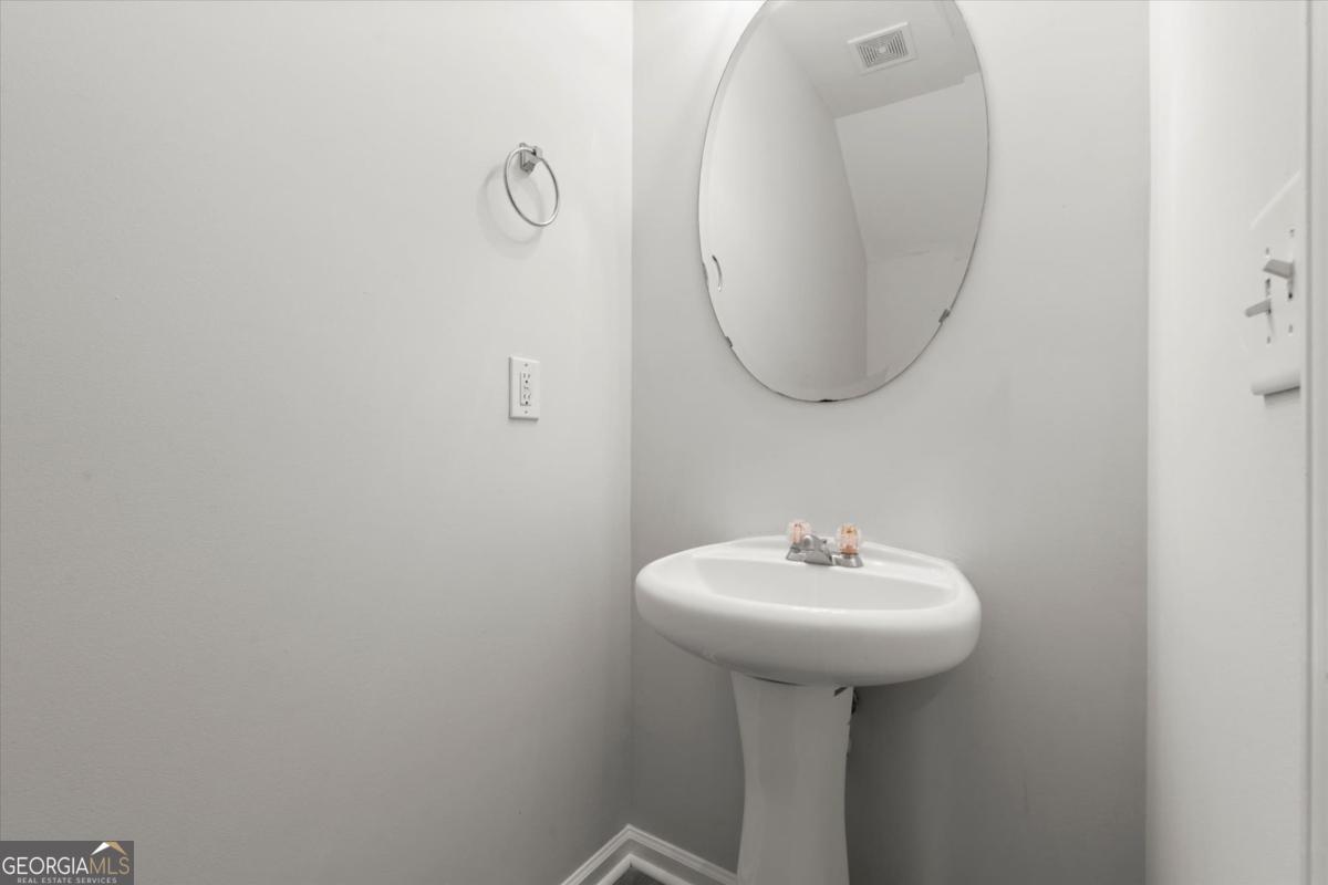 5016 Lower Elm Street Property Photo 24