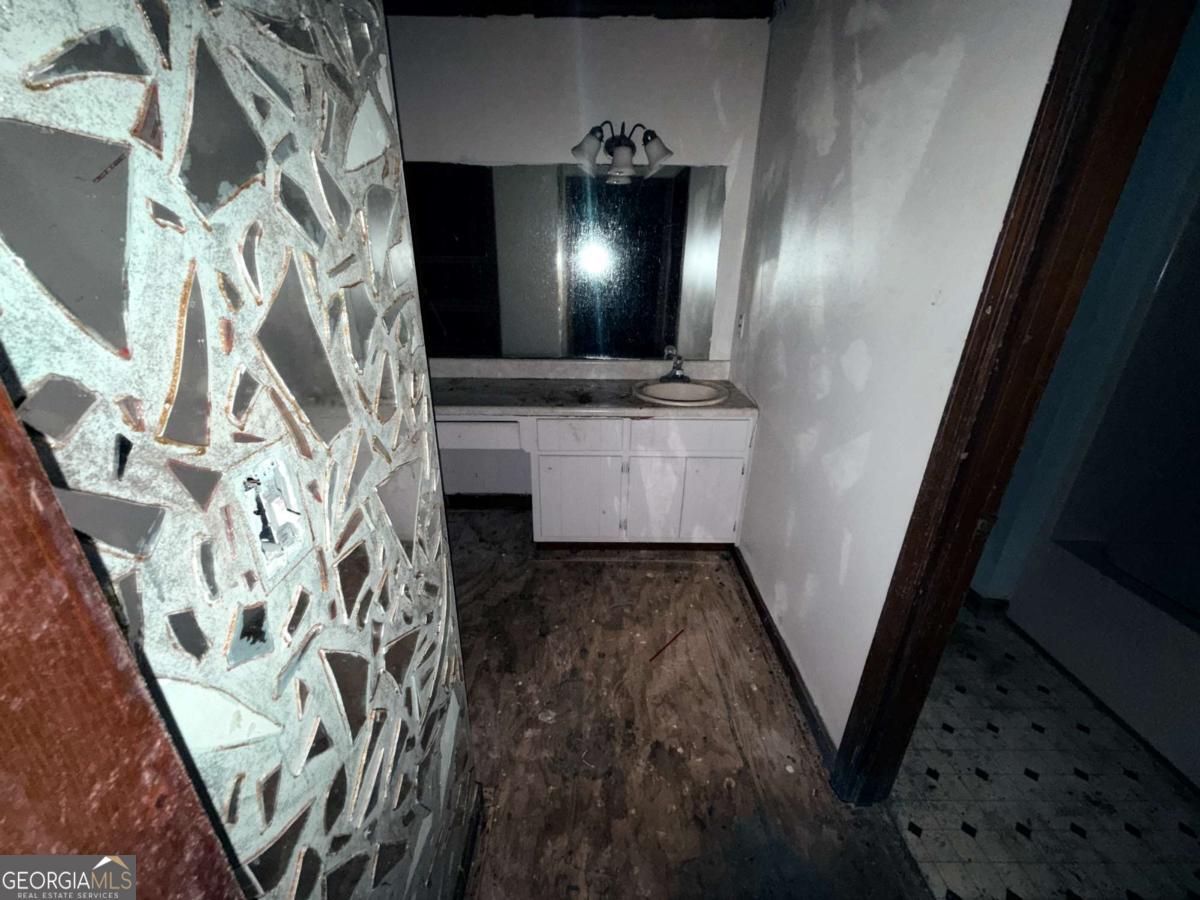 2636 Highway 162 Property Photo 11