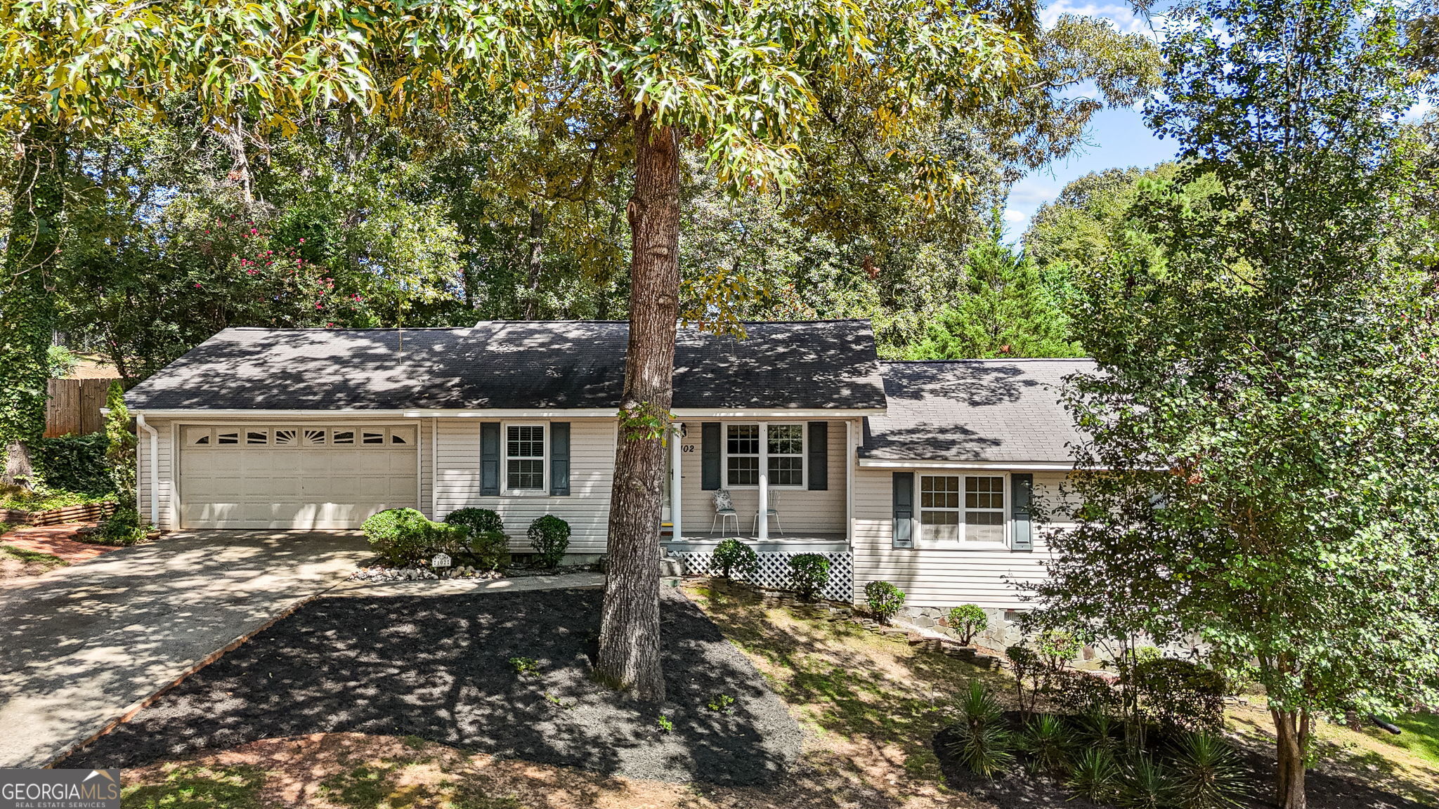 102 Crestwood Circle Property Photo 1