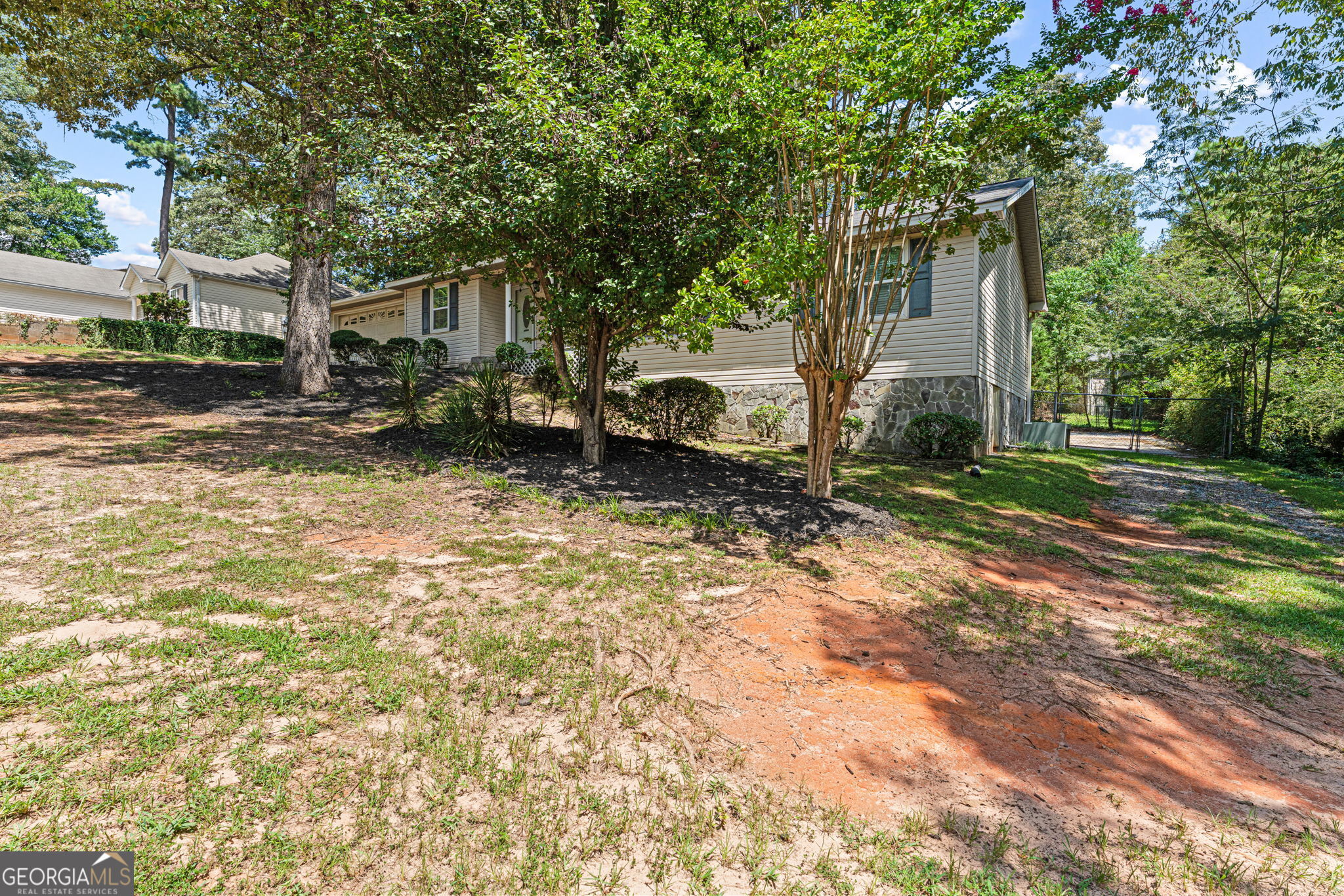 102 Crestwood Circle Property Photo 3