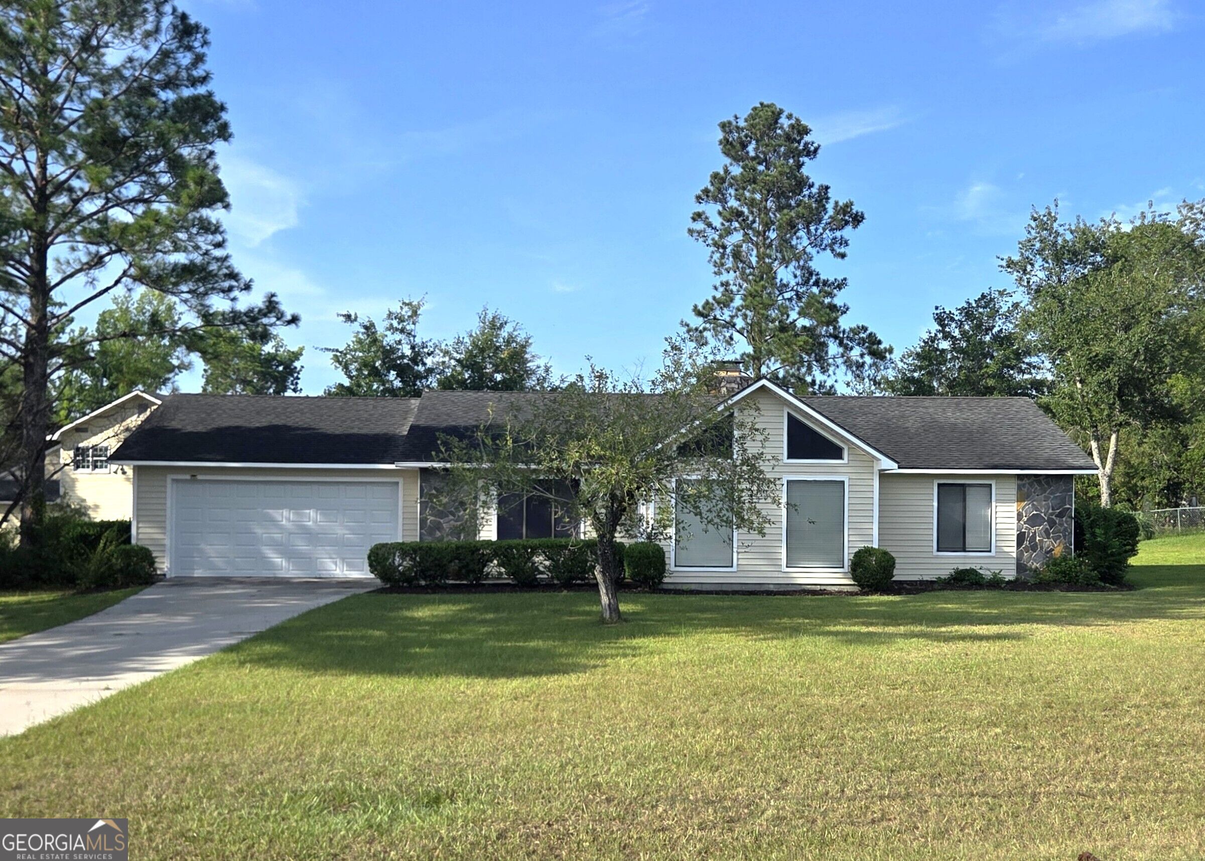 1322 Woodlawn Circle Property Photo 1