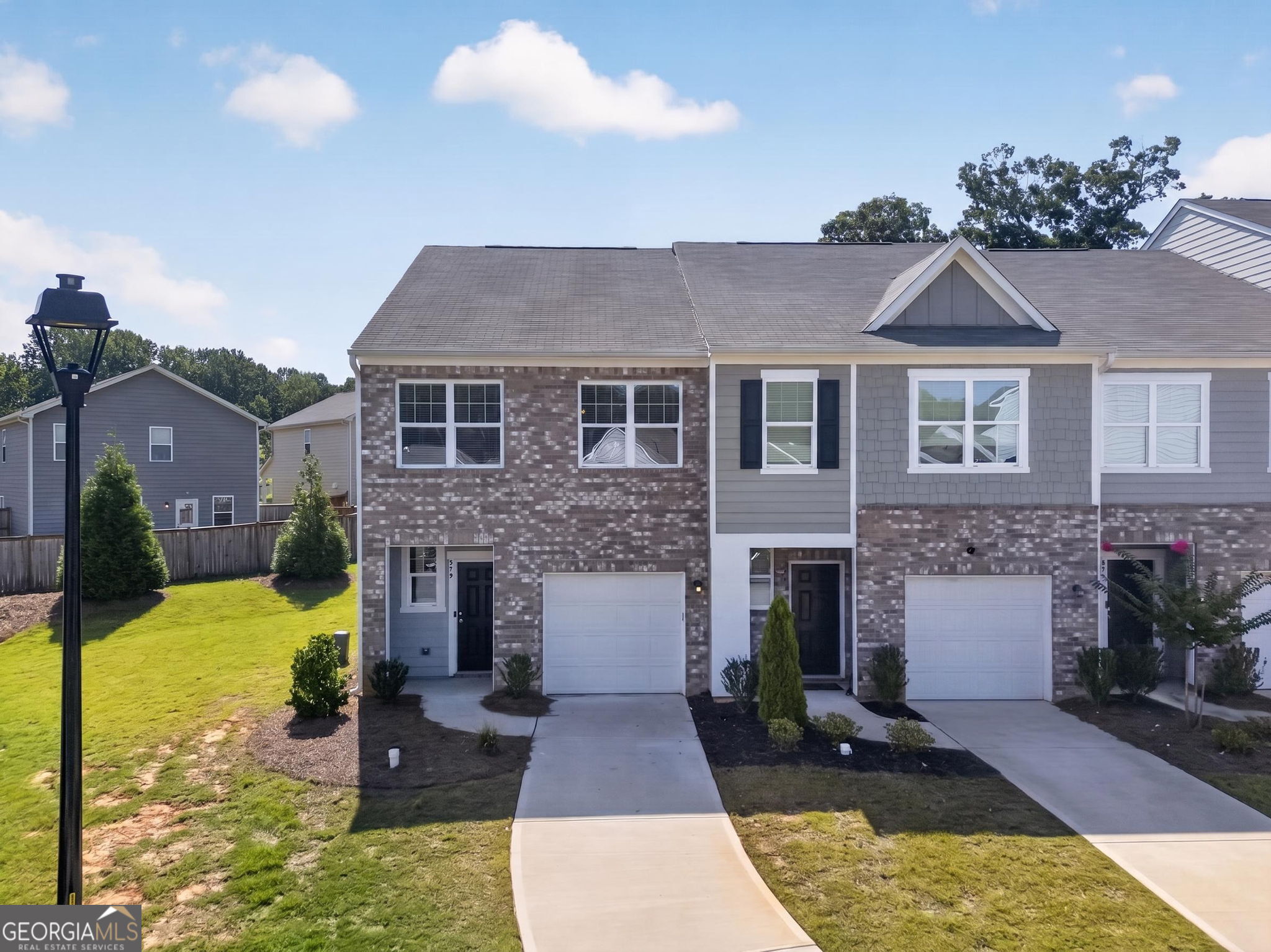 579 Magnolia Circle Property Photo 1